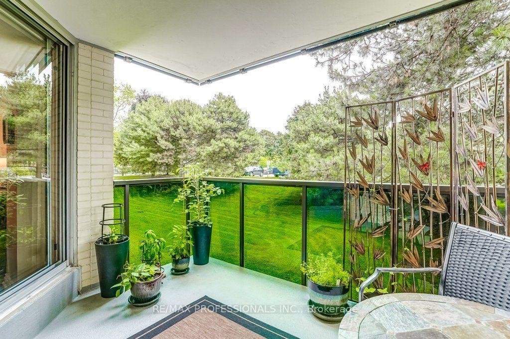 Photo 12 of Unit 112, 420 Mill Road, Etobicoke, Eringate-Centennial-West Deane — HOMEH