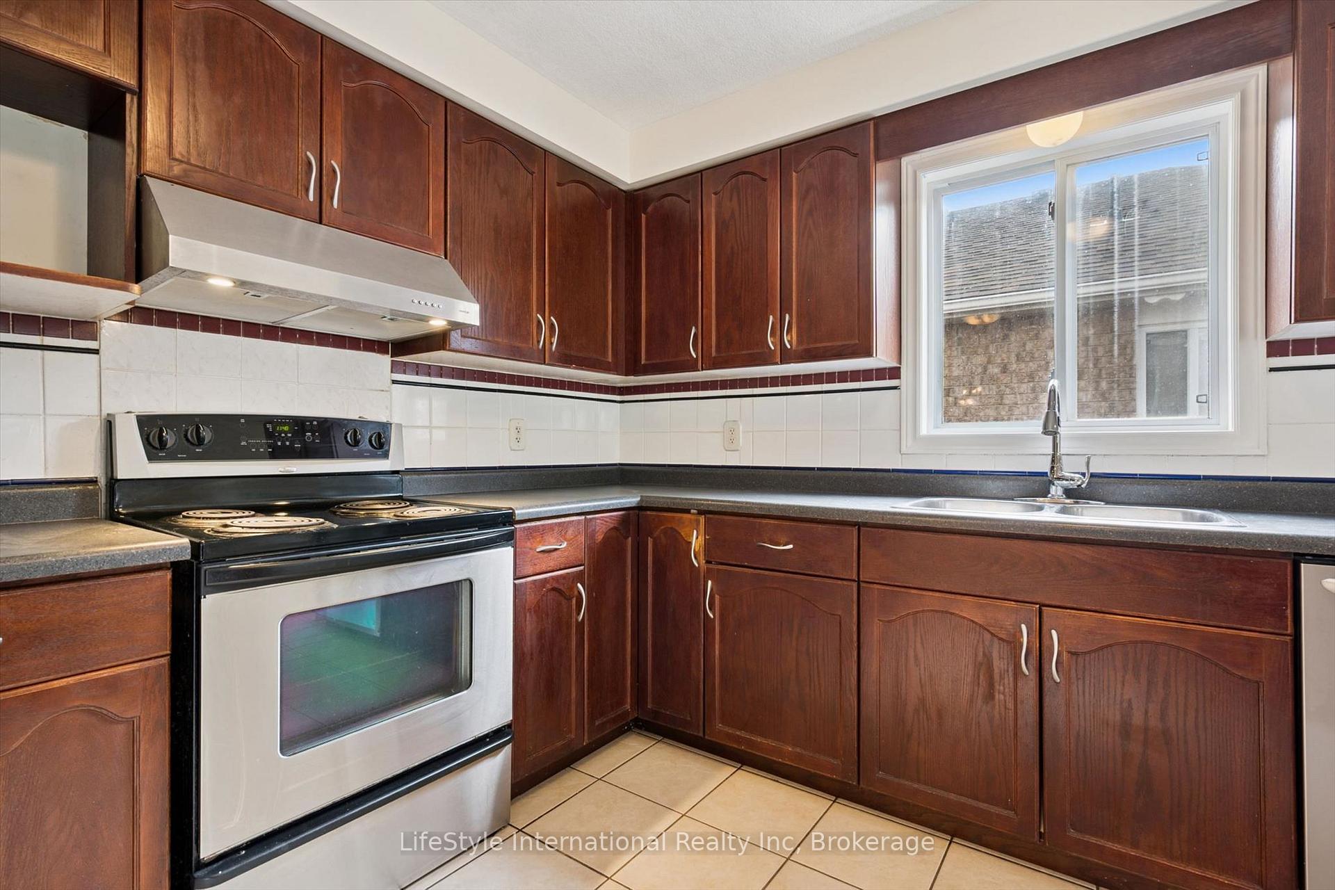 Photo 23 of 4 Davis Street, Guelph, Grange Road — HOMEH