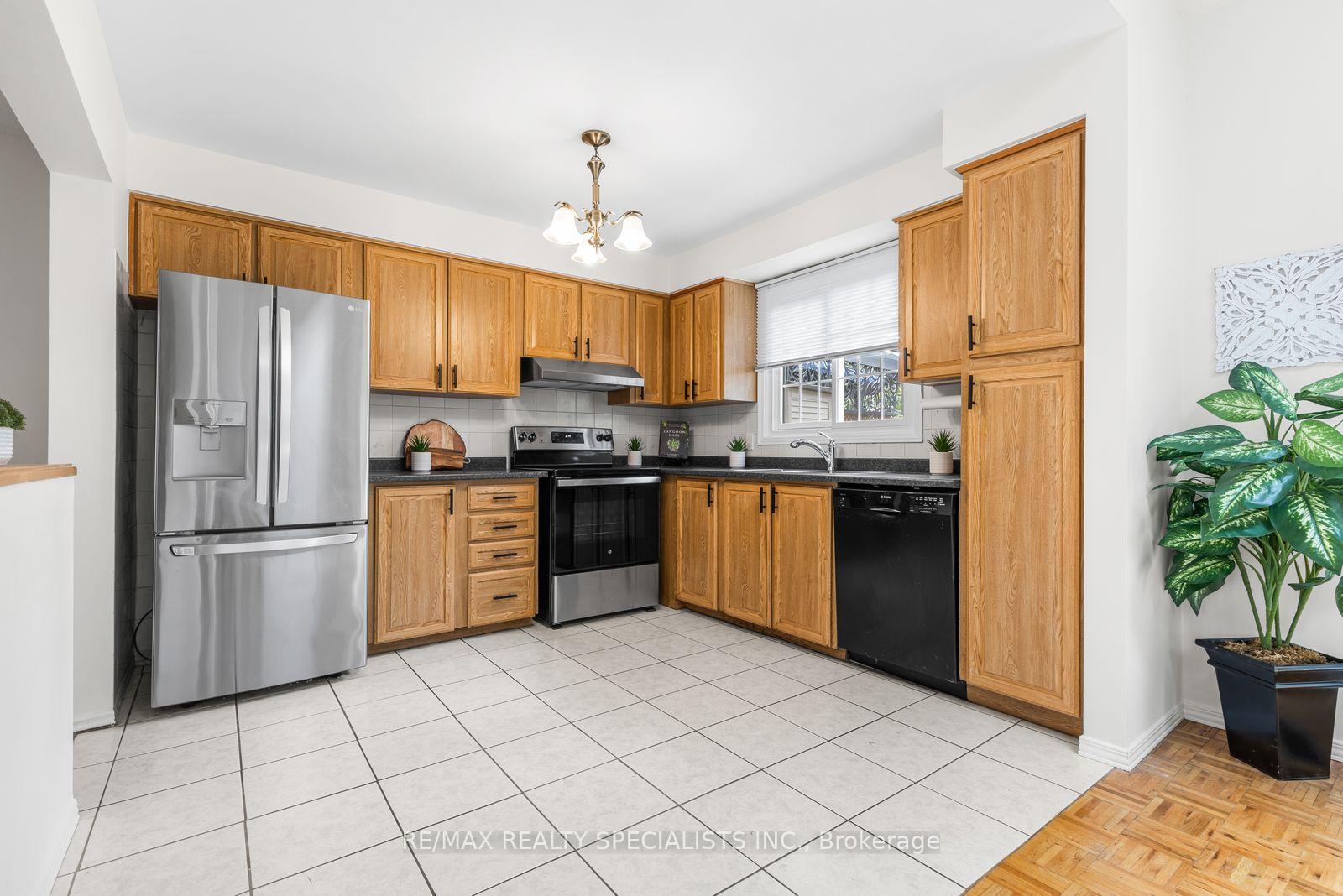 Photo 9 of 6169 Starfield Crescent, Mississauga, Meadowvale — HOMEH