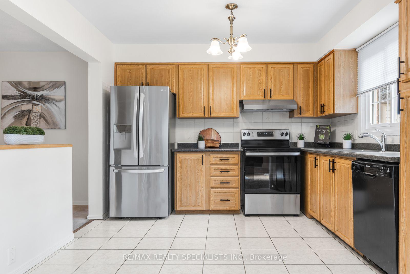 Photo 10 of 6169 Starfield Crescent, Mississauga, Meadowvale — HOMEH
