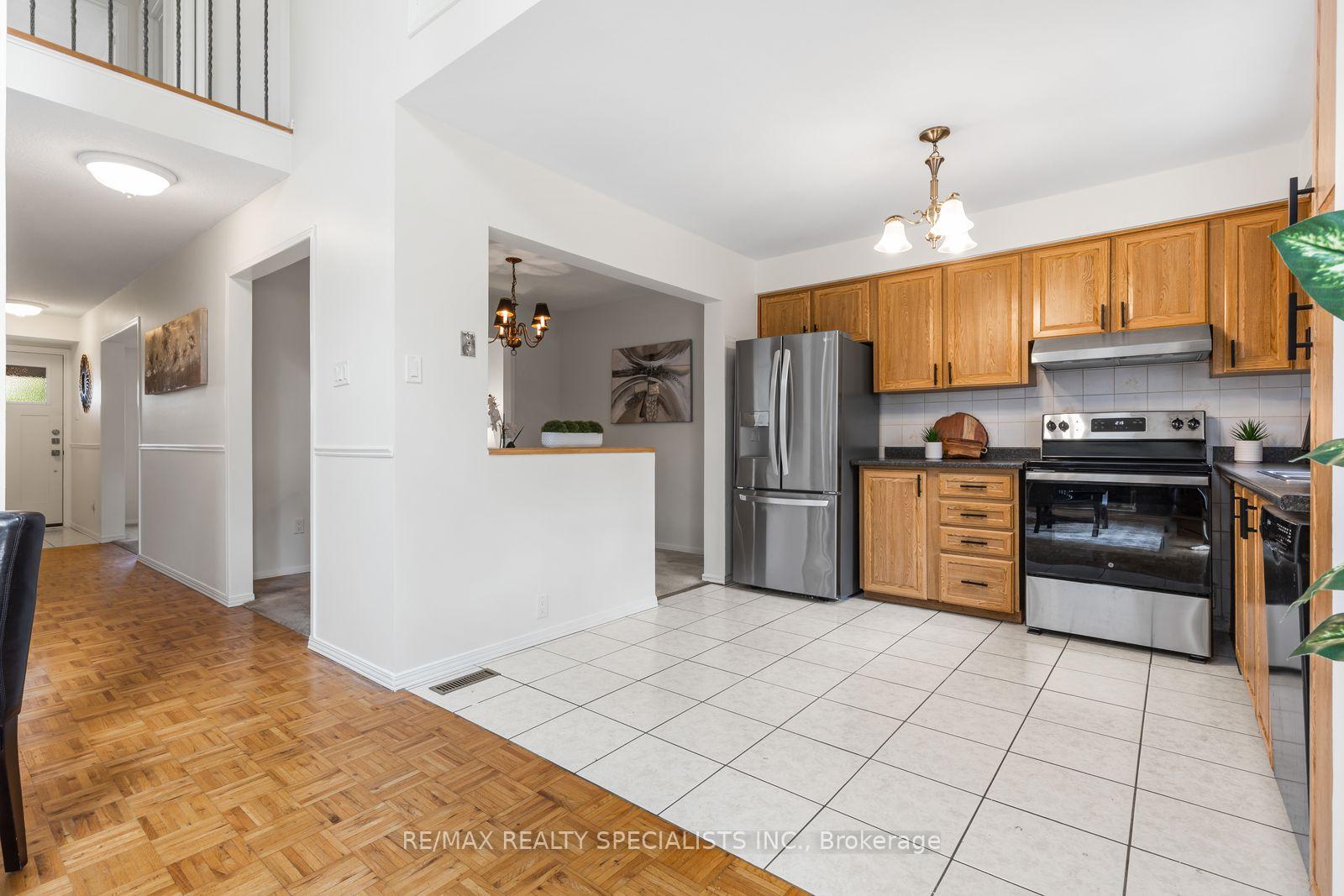Photo 12 of 6169 Starfield Crescent, Mississauga, Meadowvale — HOMEH