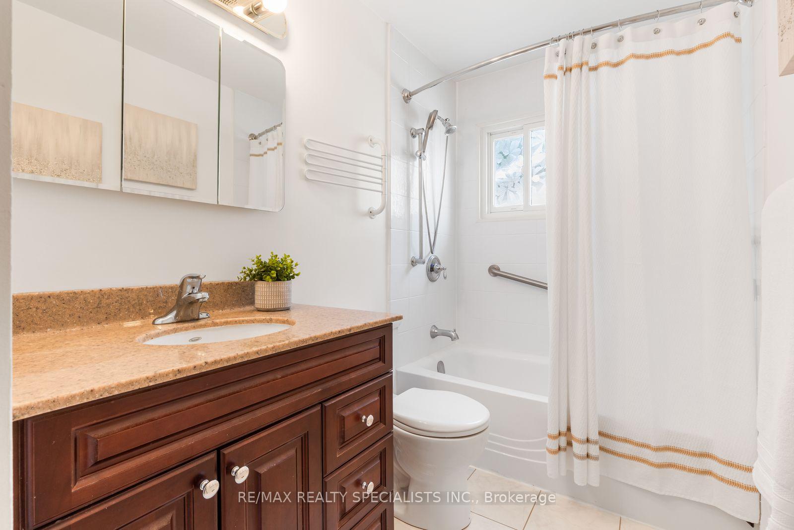 Photo 16 of 6169 Starfield Crescent, Mississauga, Meadowvale — HOMEH