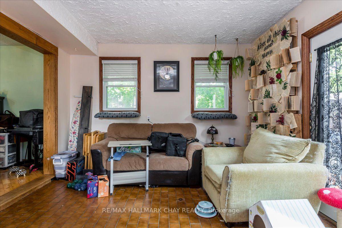 Photo 8 of 611 Big Bay Point Rd, Barrie, Bayshore — HOMEH