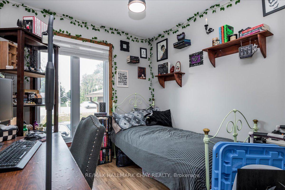 Photo 11 of 611 Big Bay Point Rd, Barrie, Bayshore — HOMEH