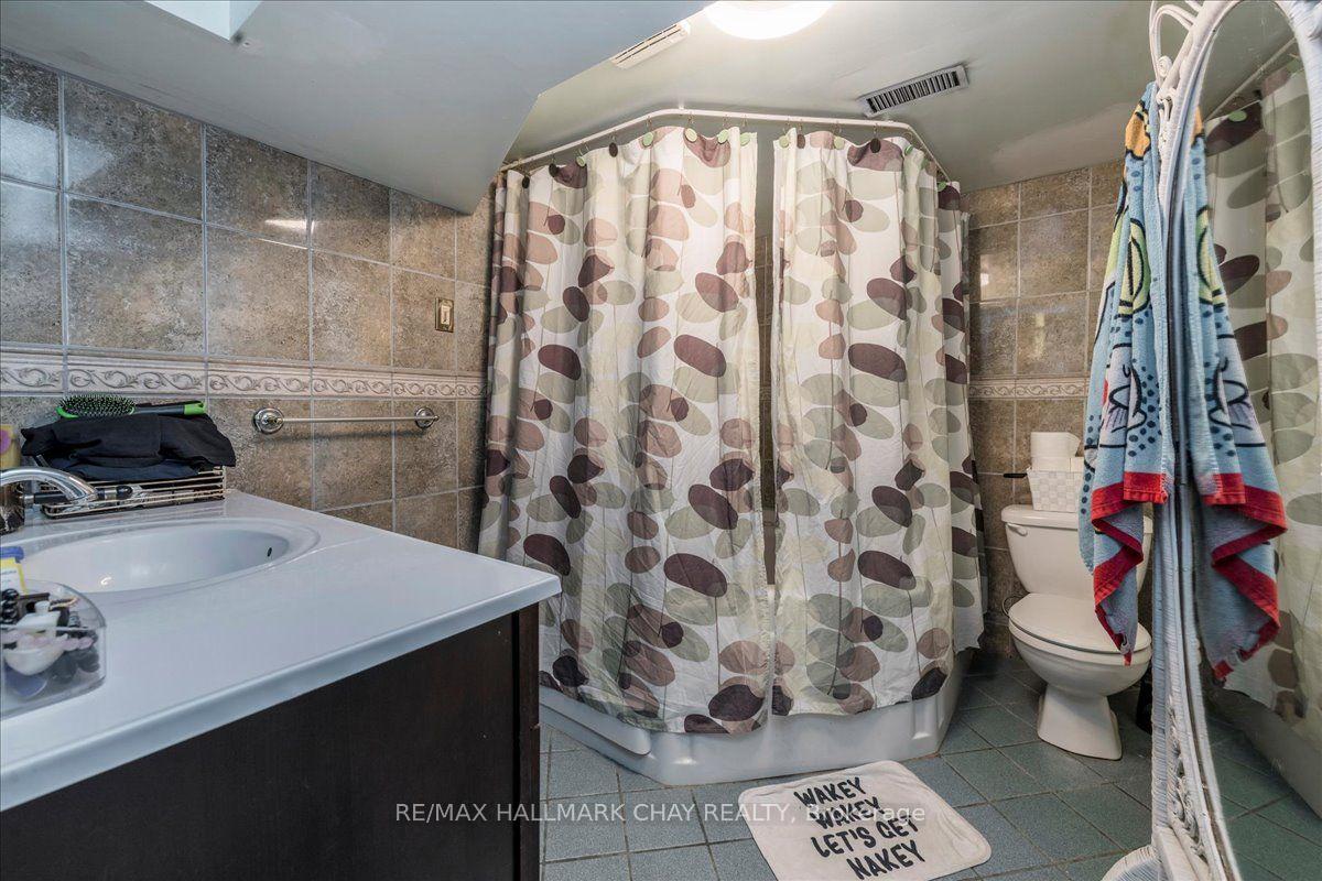Photo 15 of 611 Big Bay Point Rd, Barrie, Bayshore — HOMEH