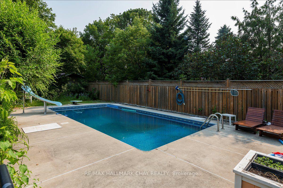Photo 26 of 611 Big Bay Point Rd, Barrie, Bayshore — HOMEH