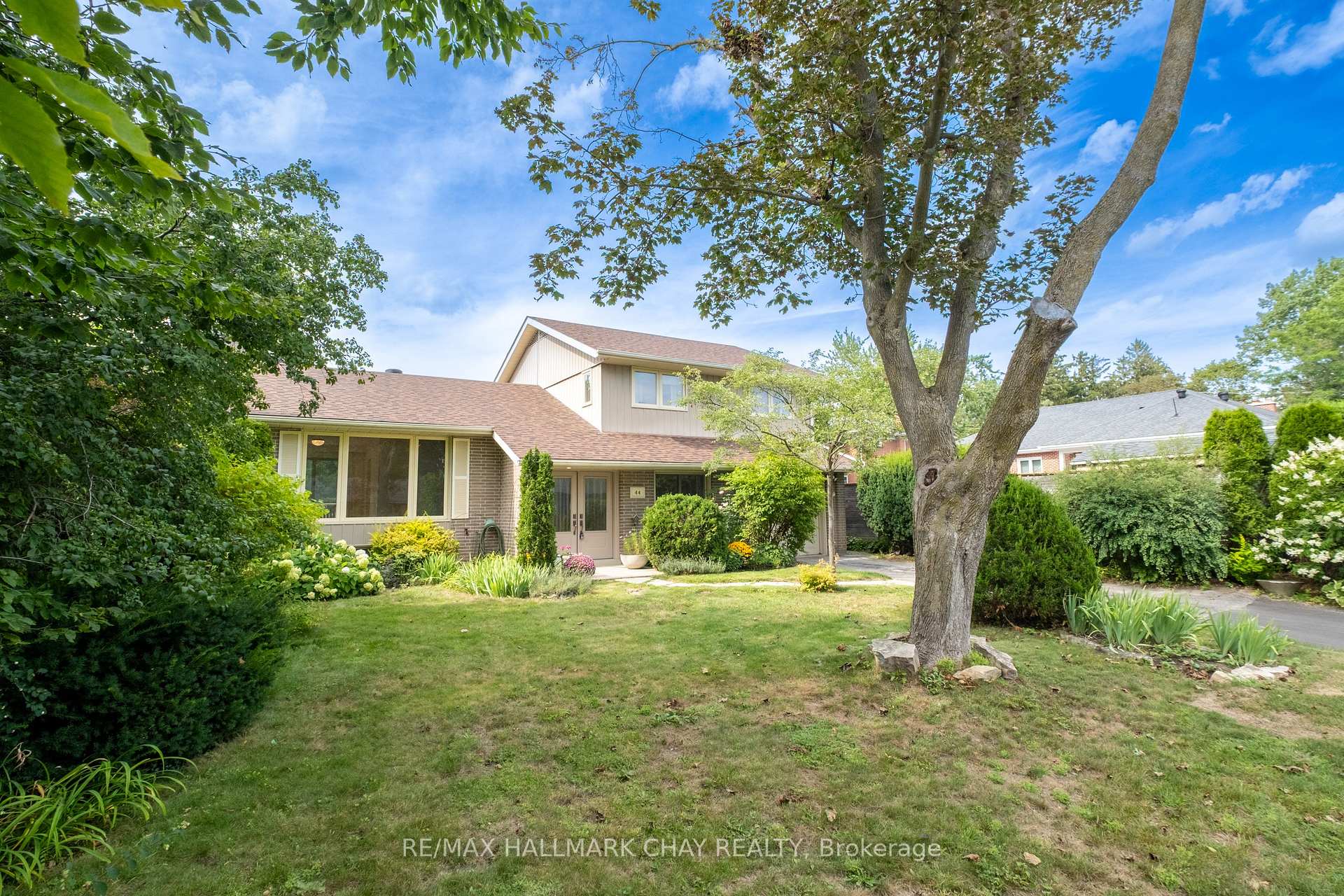 Photo 2 of 44 Amelia Street, Barrie, Codrington — HOMEH
