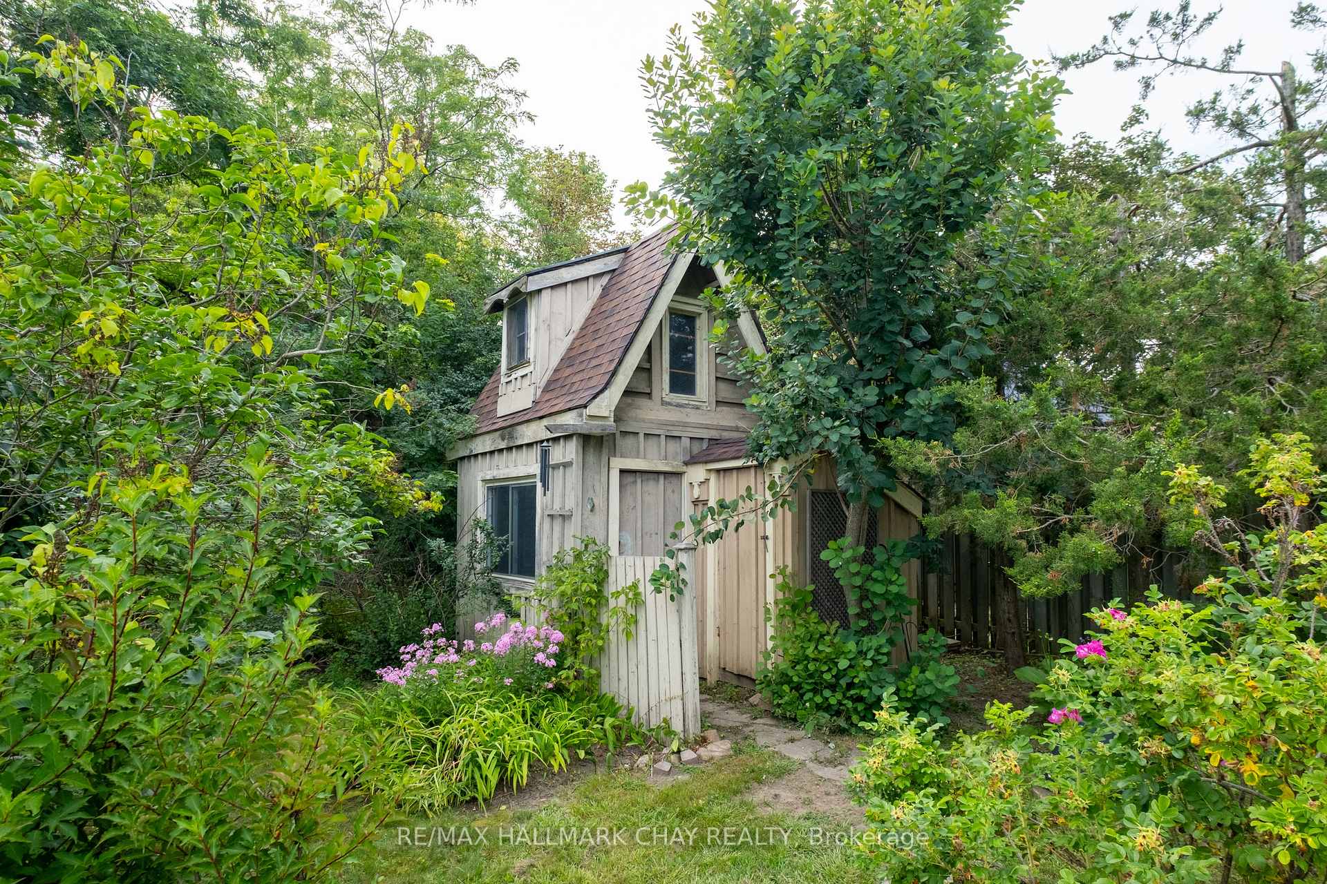 Photo 5 of 44 Amelia Street, Barrie, Codrington — HOMEH