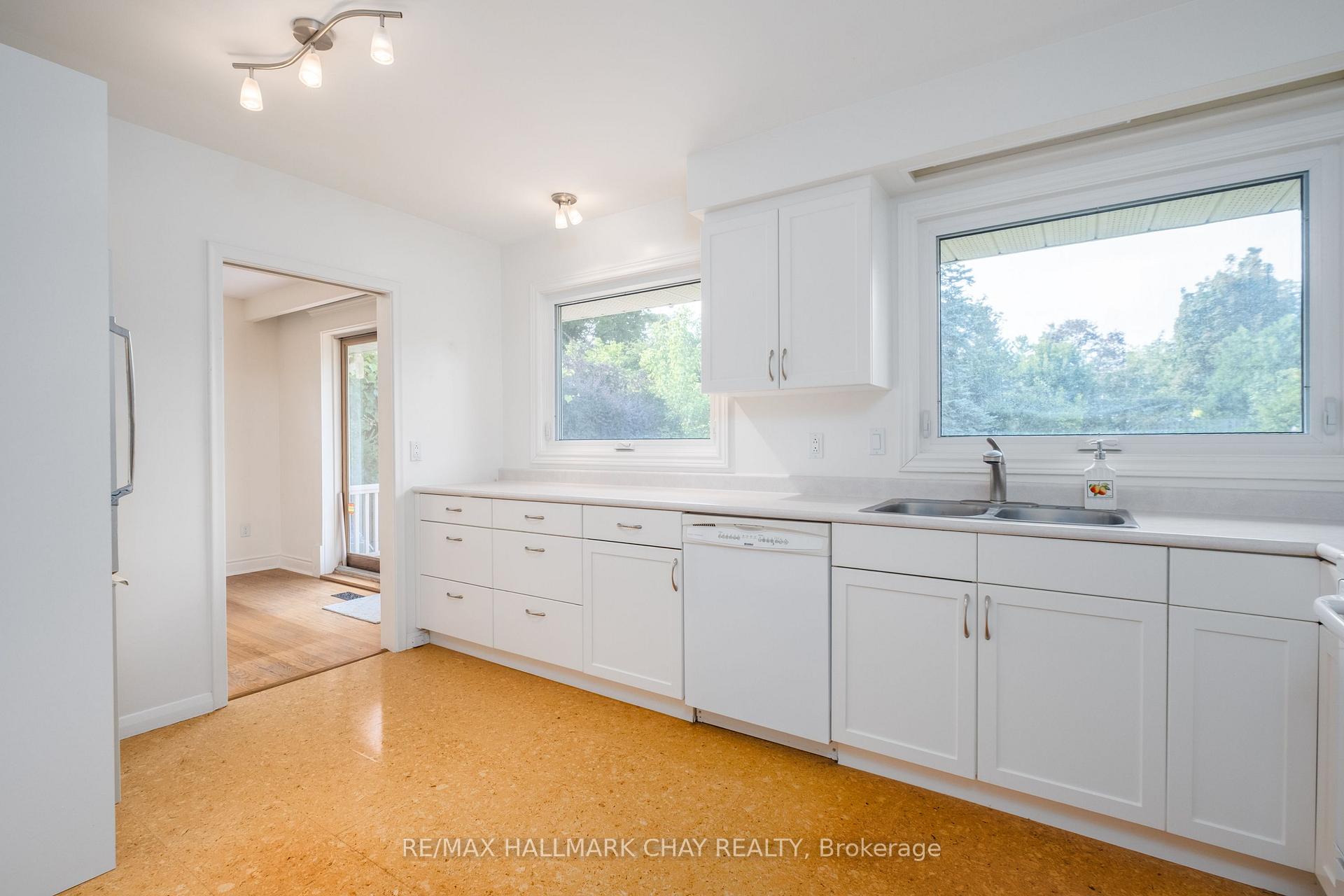 Photo 17 of 44 Amelia Street, Barrie, Codrington — HOMEH