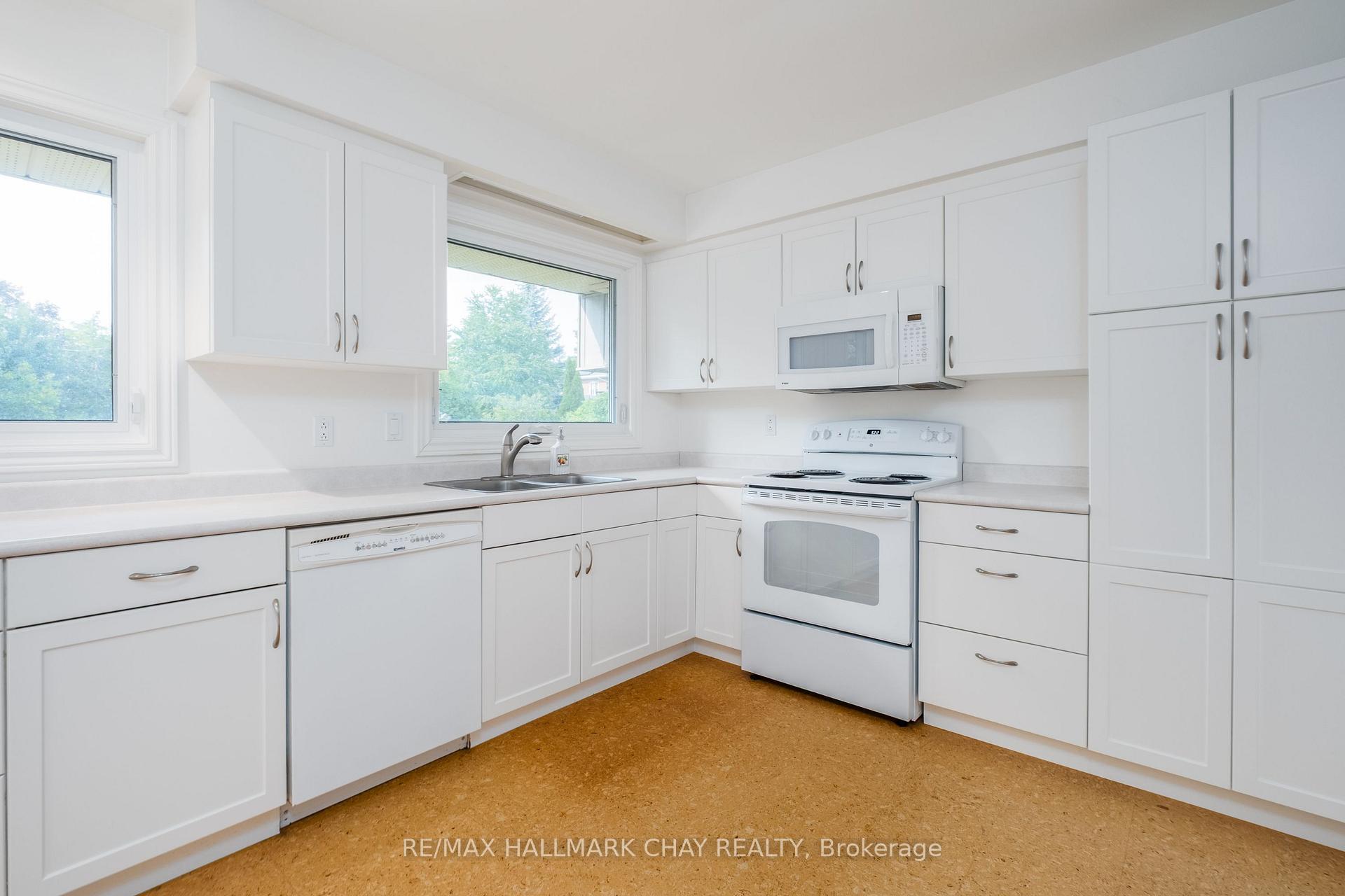Photo 19 of 44 Amelia Street, Barrie, Codrington — HOMEH