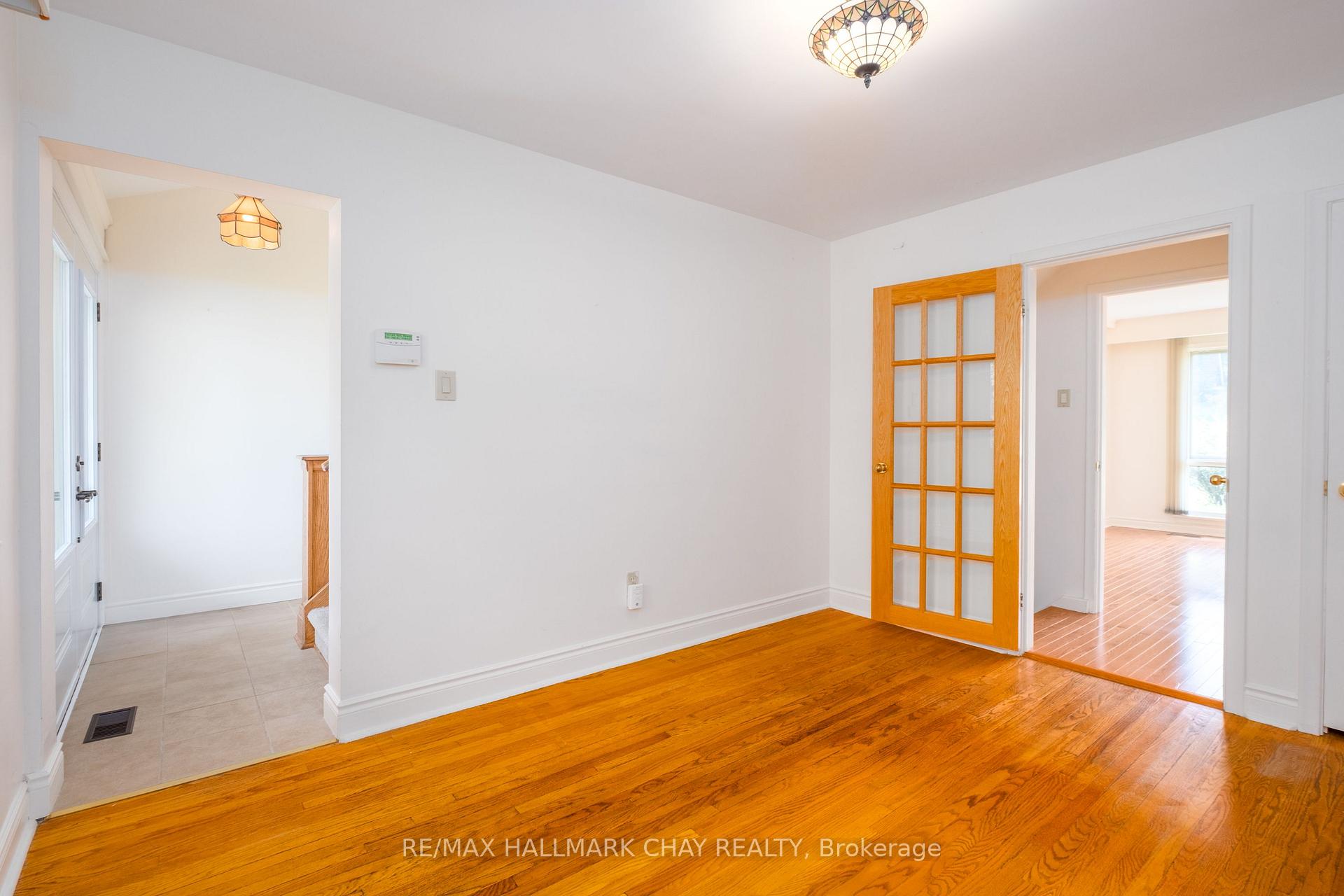 Photo 23 of 44 Amelia Street, Barrie, Codrington — HOMEH