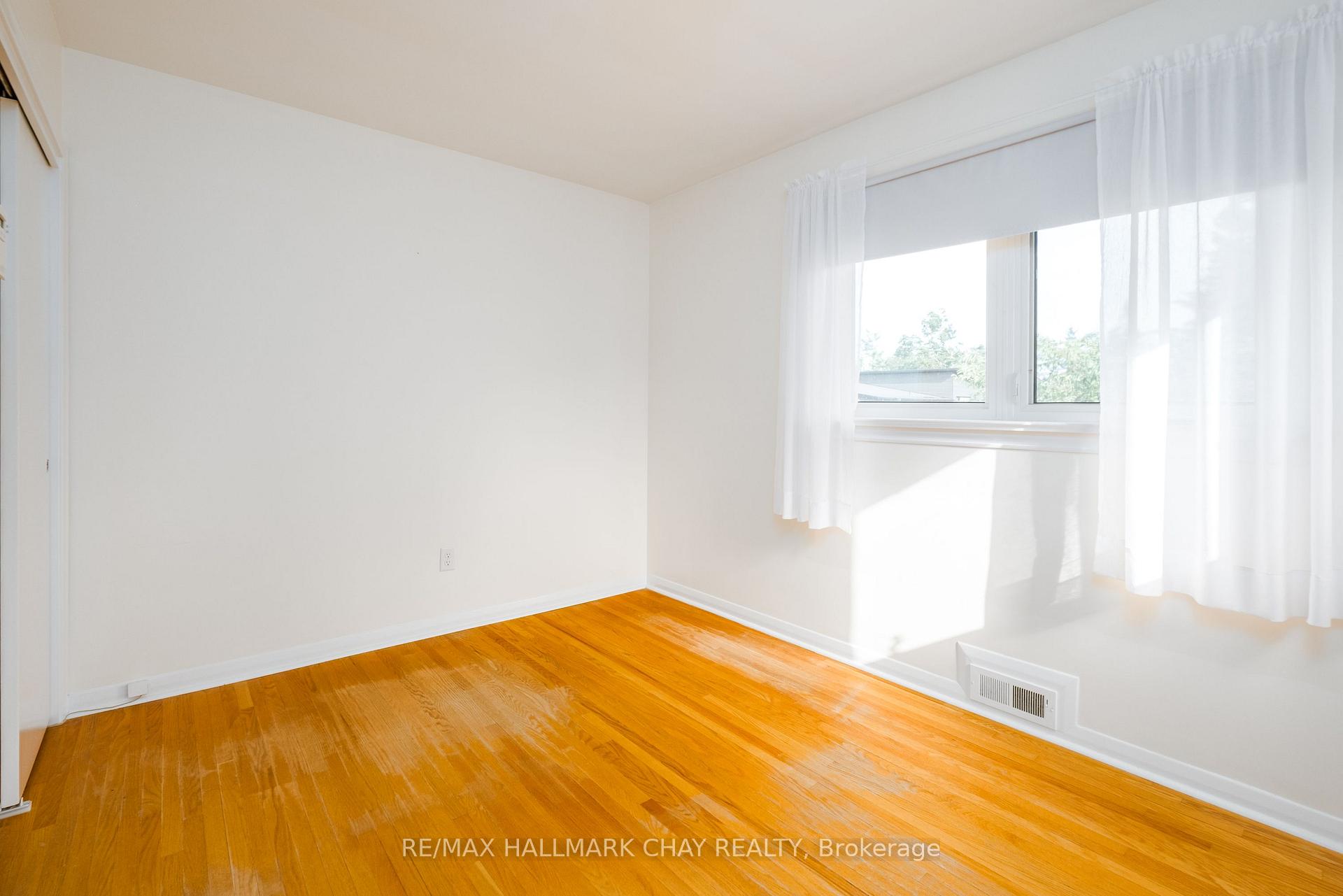 Photo 24 of 44 Amelia Street, Barrie, Codrington — HOMEH