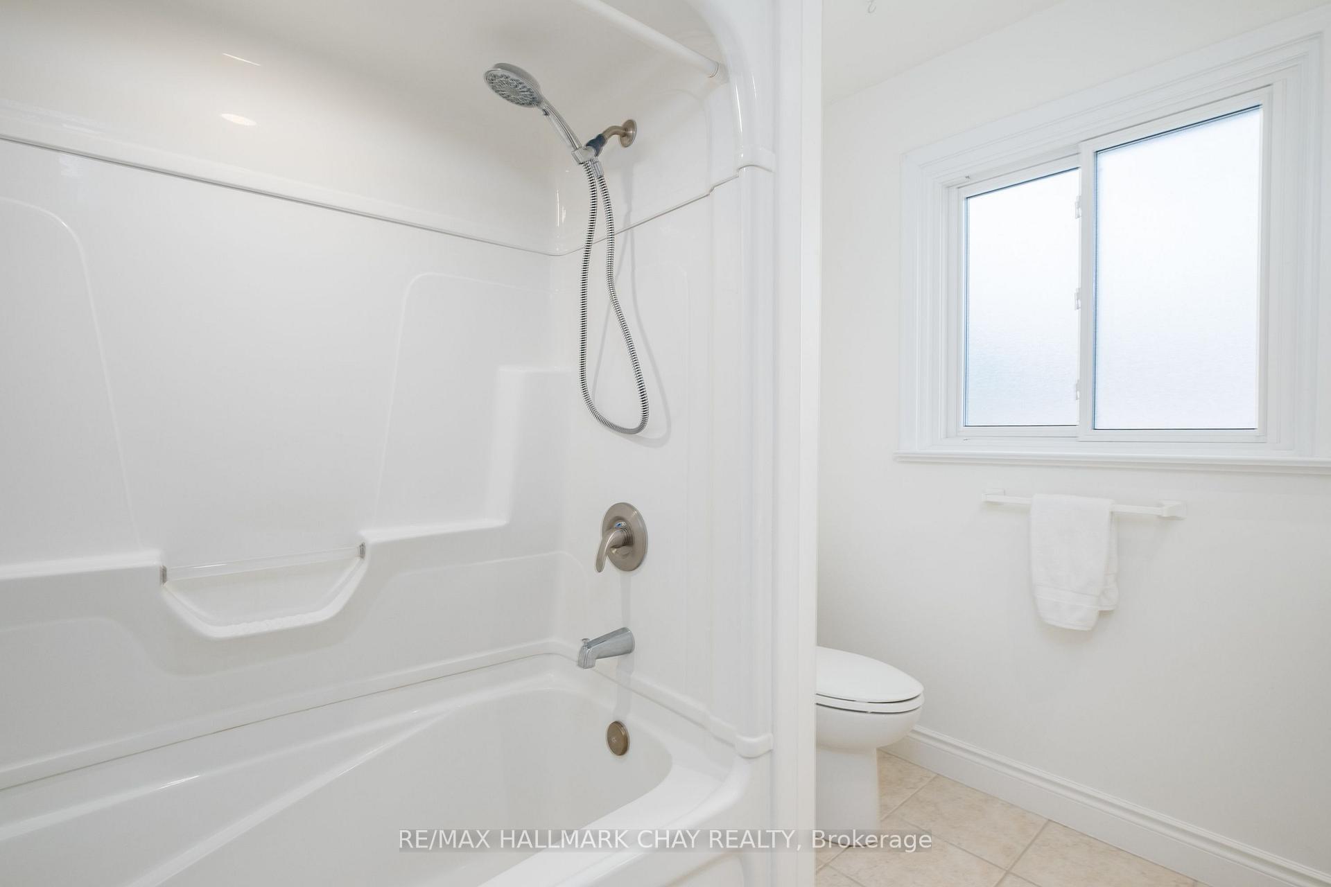 Photo 27 of 44 Amelia Street, Barrie, Codrington — HOMEH