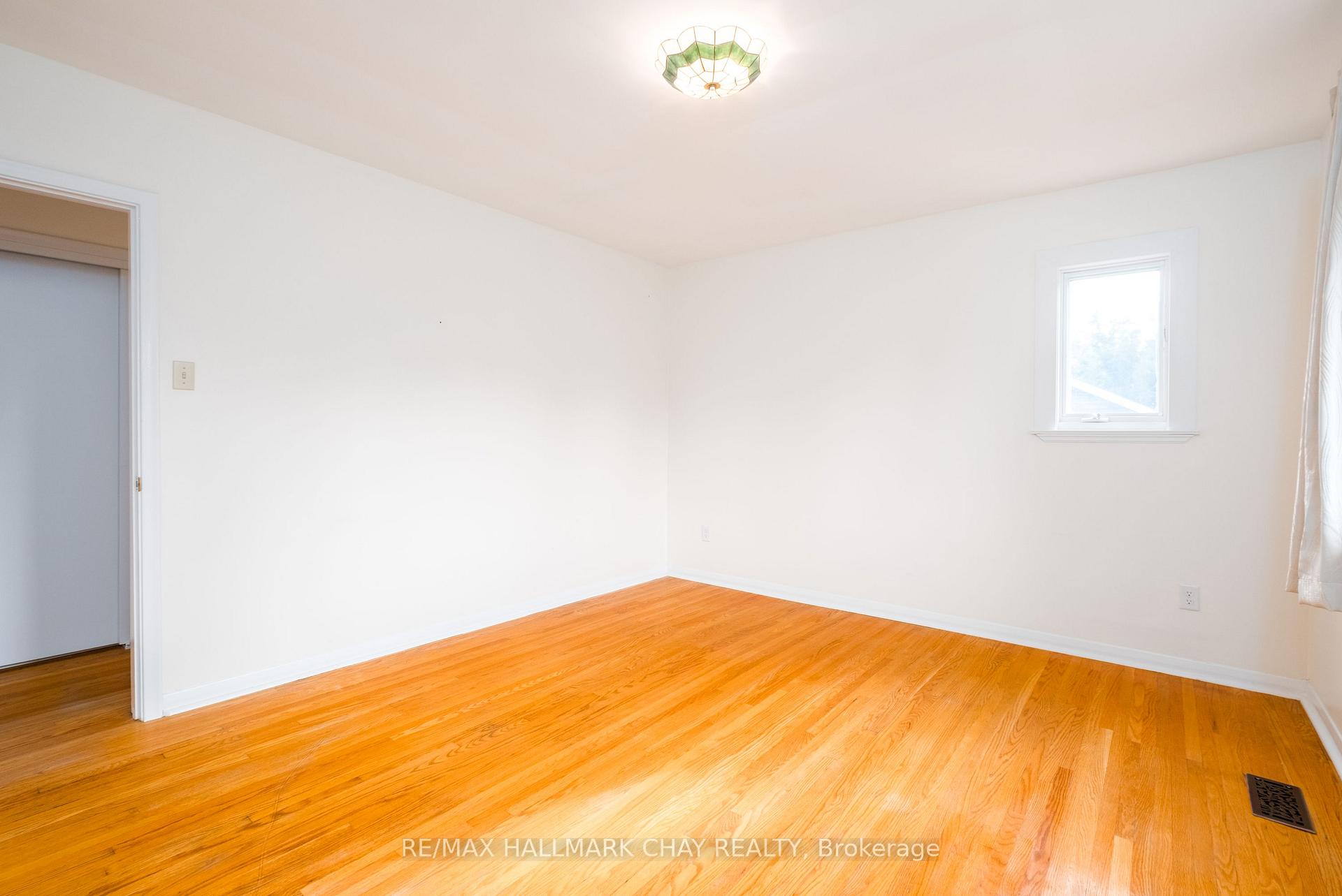 Photo 31 of 44 Amelia Street, Barrie, Codrington — HOMEH