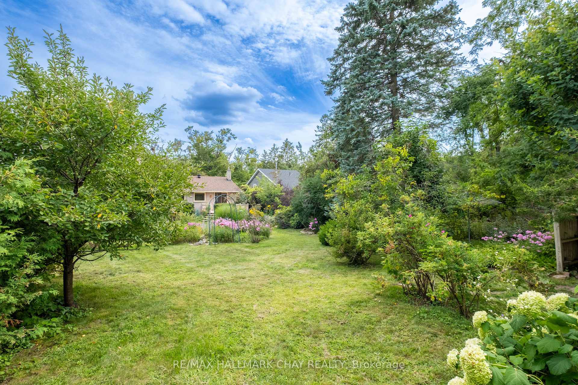 Photo 41 of 44 Amelia Street, Barrie, Codrington — HOMEH