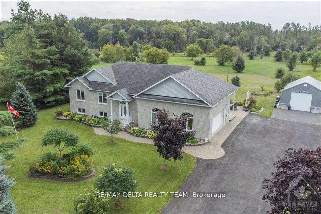 Photo of 3782 Etienne Road
