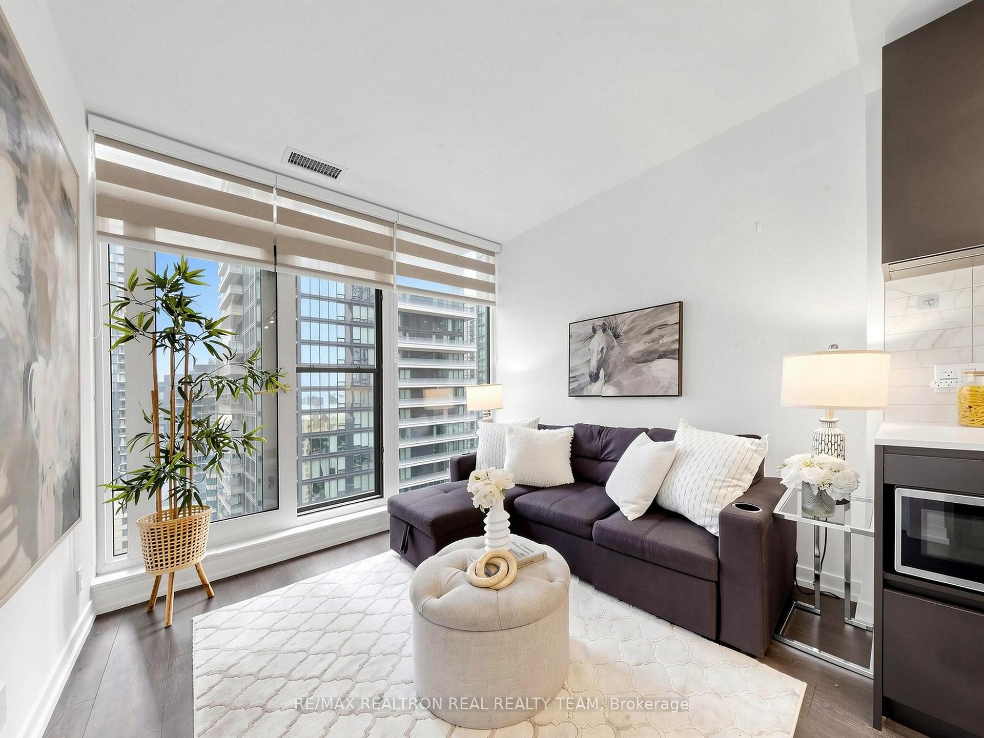 Photo 11 of Unit 2807, 55 Mercer Street, Toronto, Waterfront Communities — HOMEH