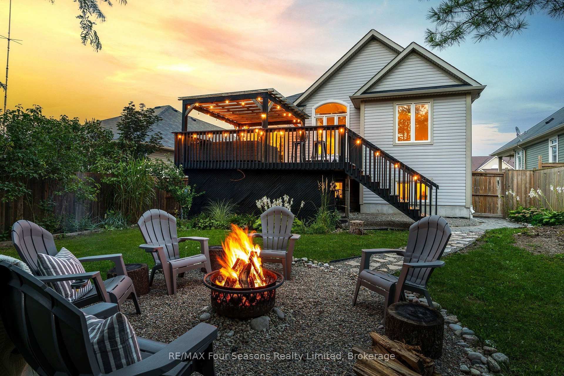 Photo 1 of 32 Christy Drive, Wasaga Beach — HOMEH