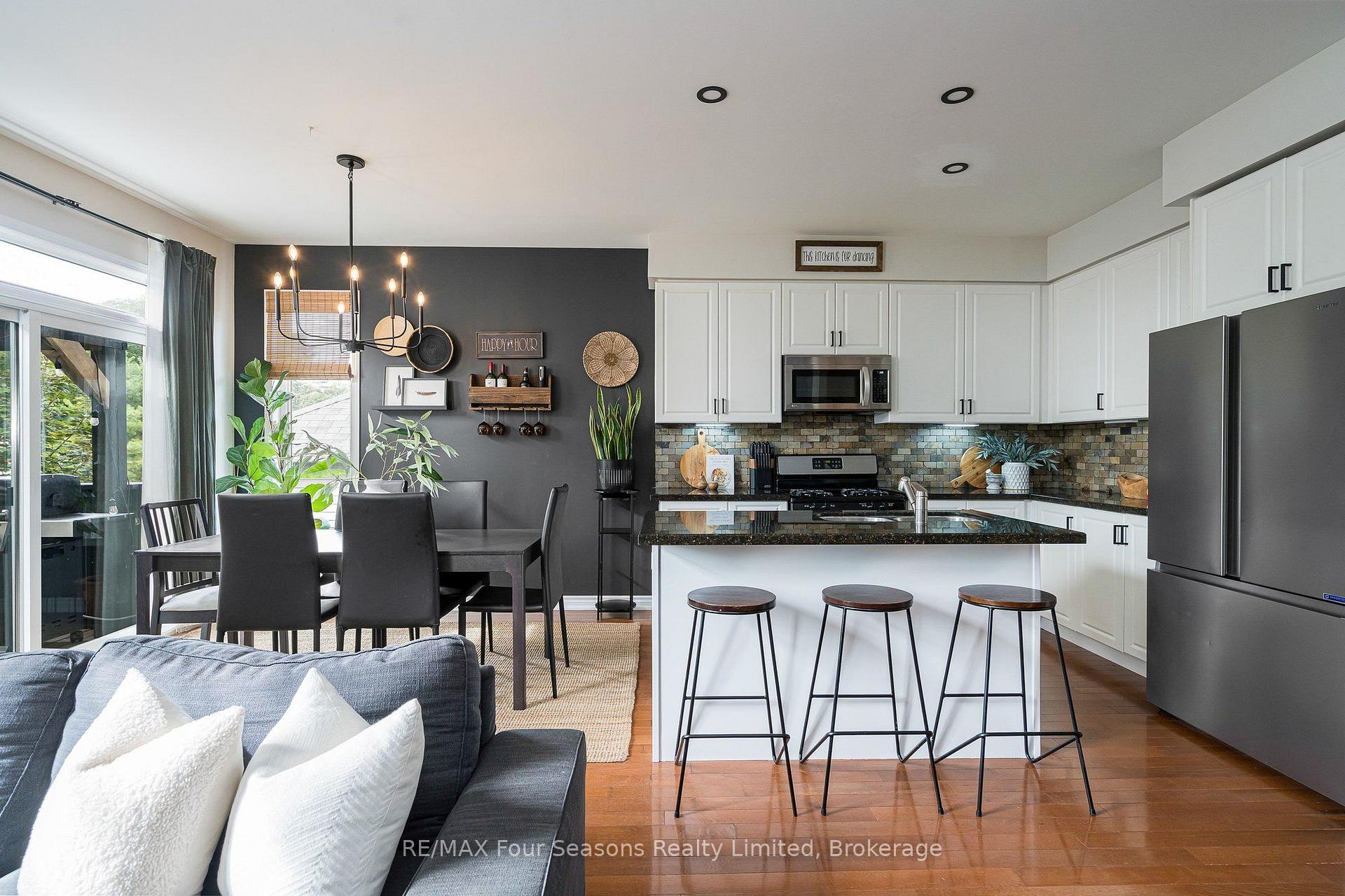 Photo 7 of 32 Christy Drive, Wasaga Beach — HOMEH
