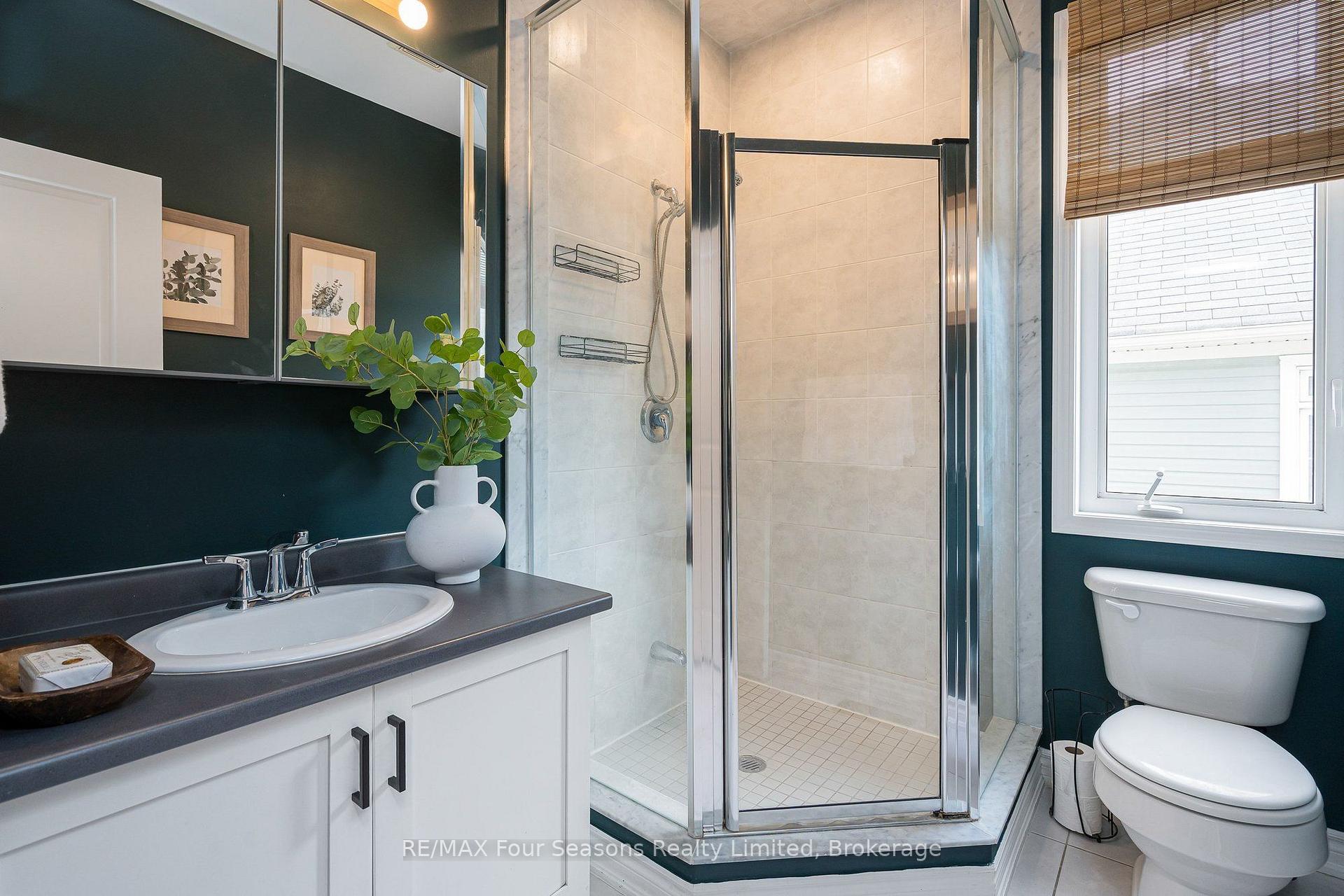 Photo 16 of 32 Christy Drive, Wasaga Beach — HOMEH