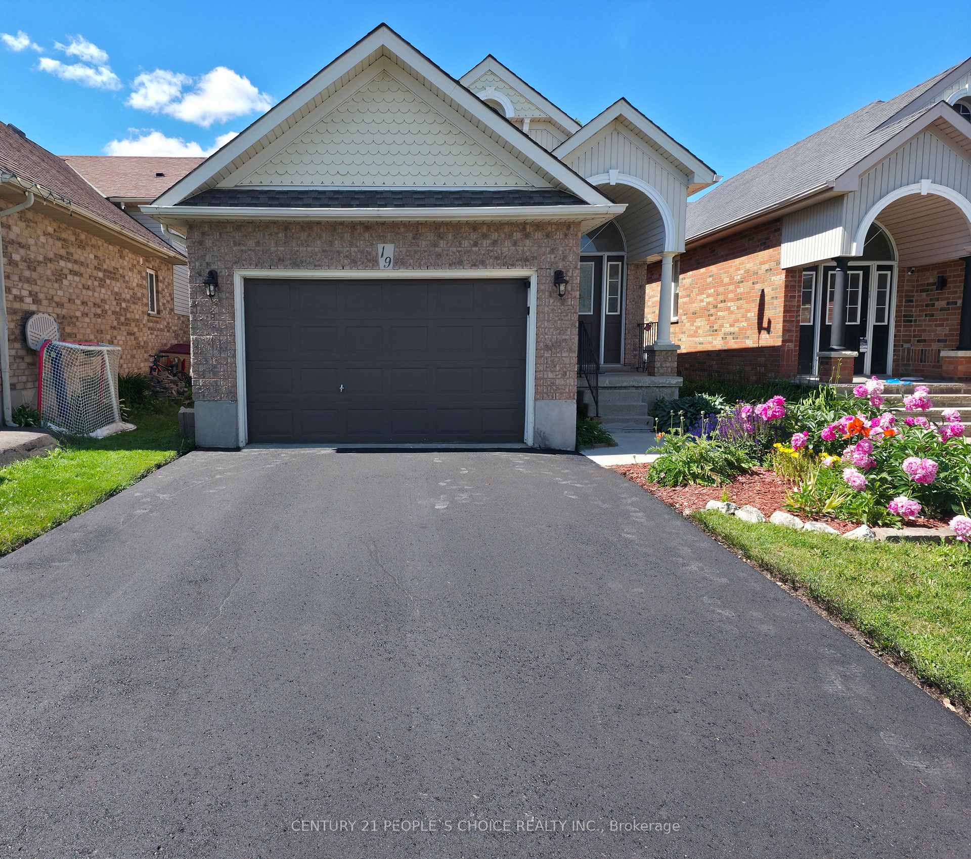 Photo 3 of 19 Mckitrick Drive, Orangeville — HOMEH