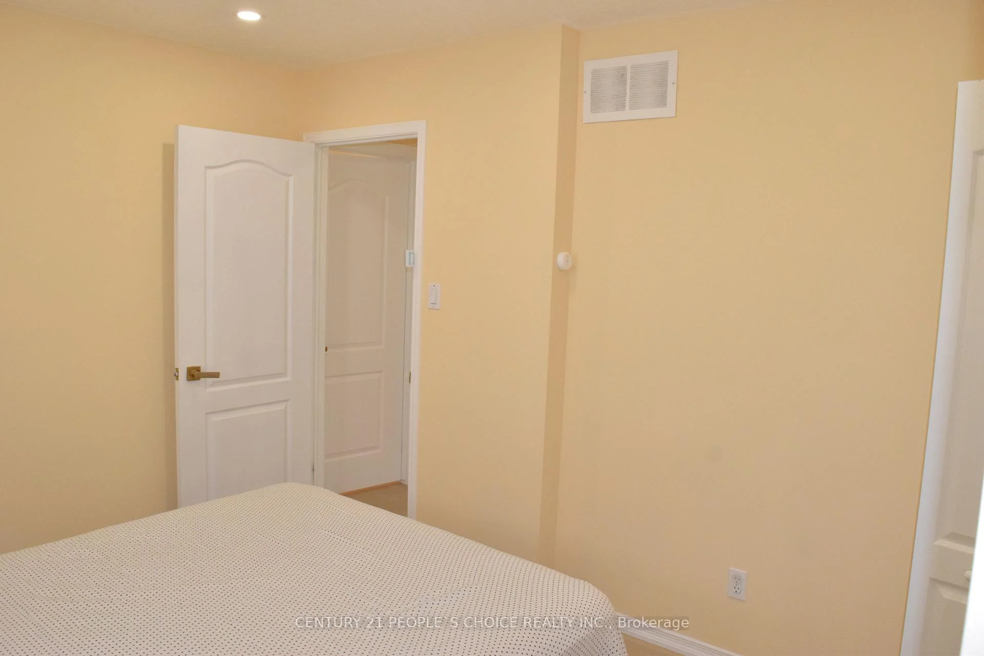 Photo 28 of 19 Mckitrick Drive, Orangeville — HOMEH