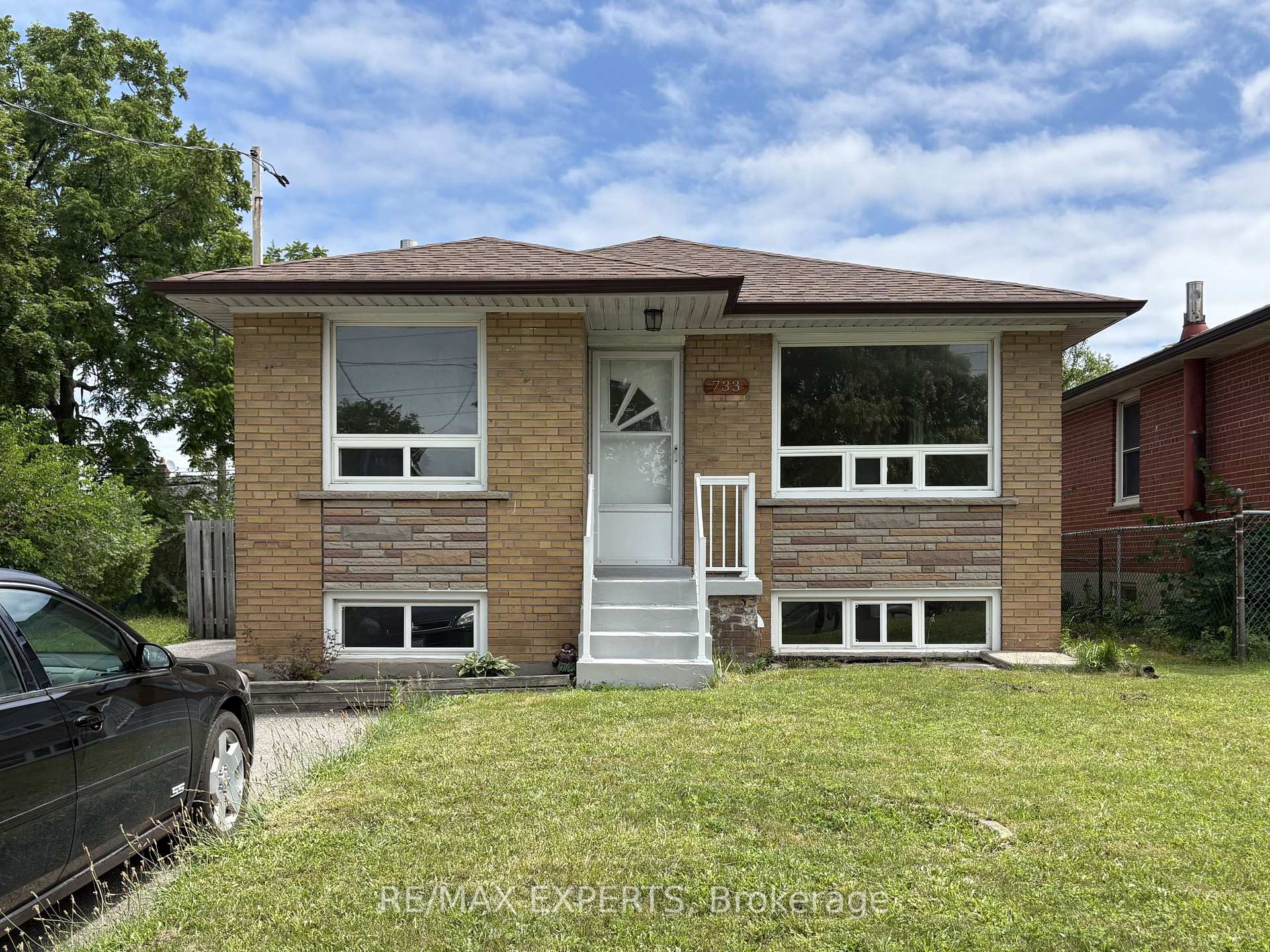 Photo 1 of 733 Markham Road, Scarborough, Woburn — HOMEH