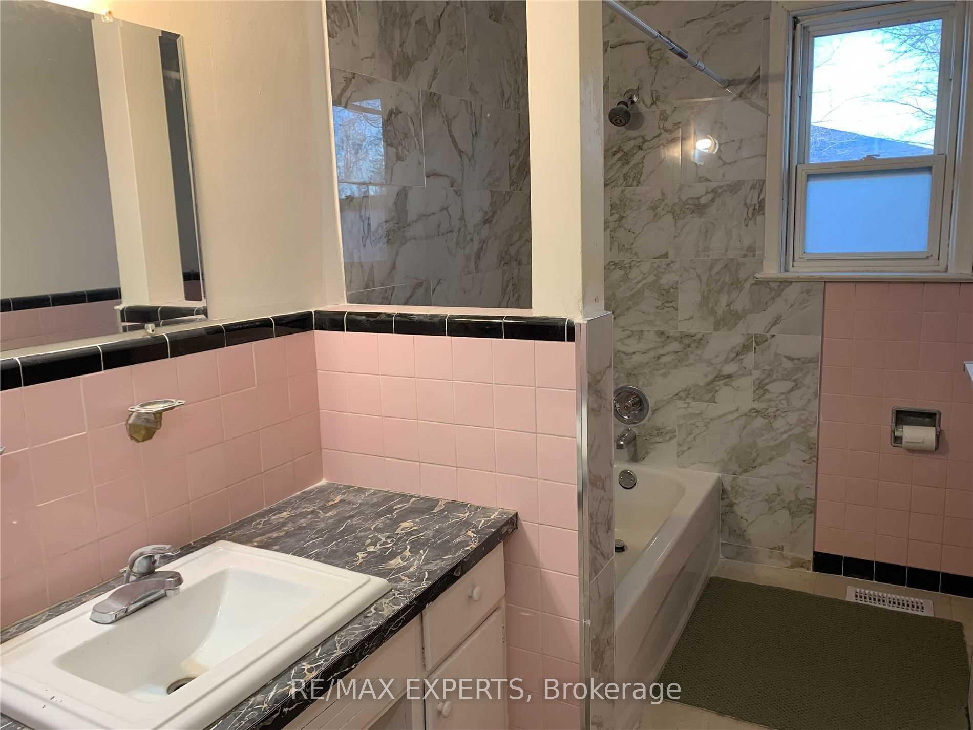 Photo 7 of 733 Markham Road, Scarborough, Woburn — HOMEH