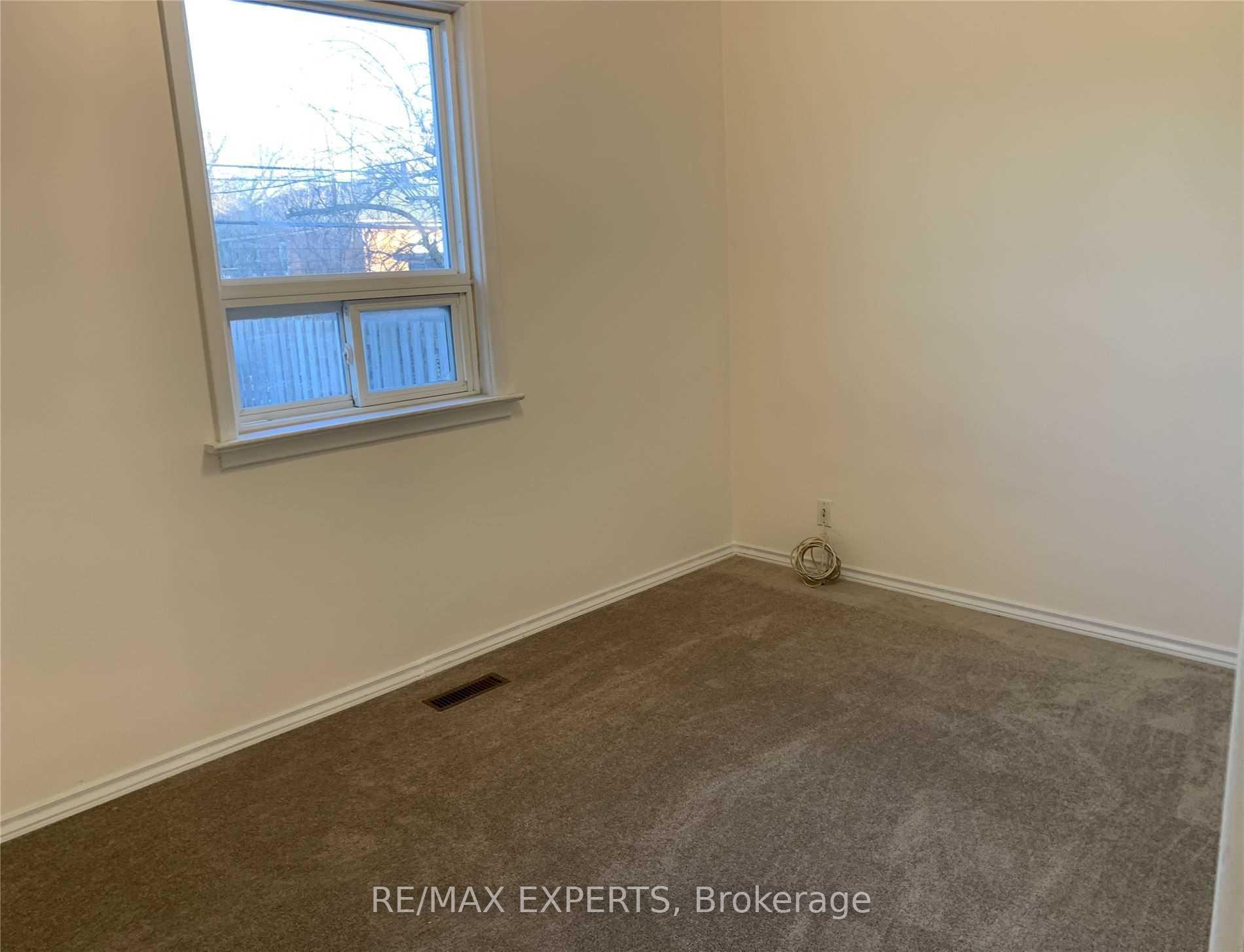 Photo 8 of 733 Markham Road, Scarborough, Woburn — HOMEH