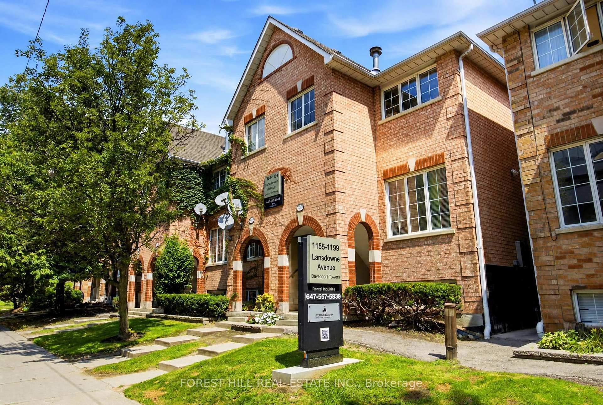 Front of Unit 1187L, 1187 Lansdowne Avenue