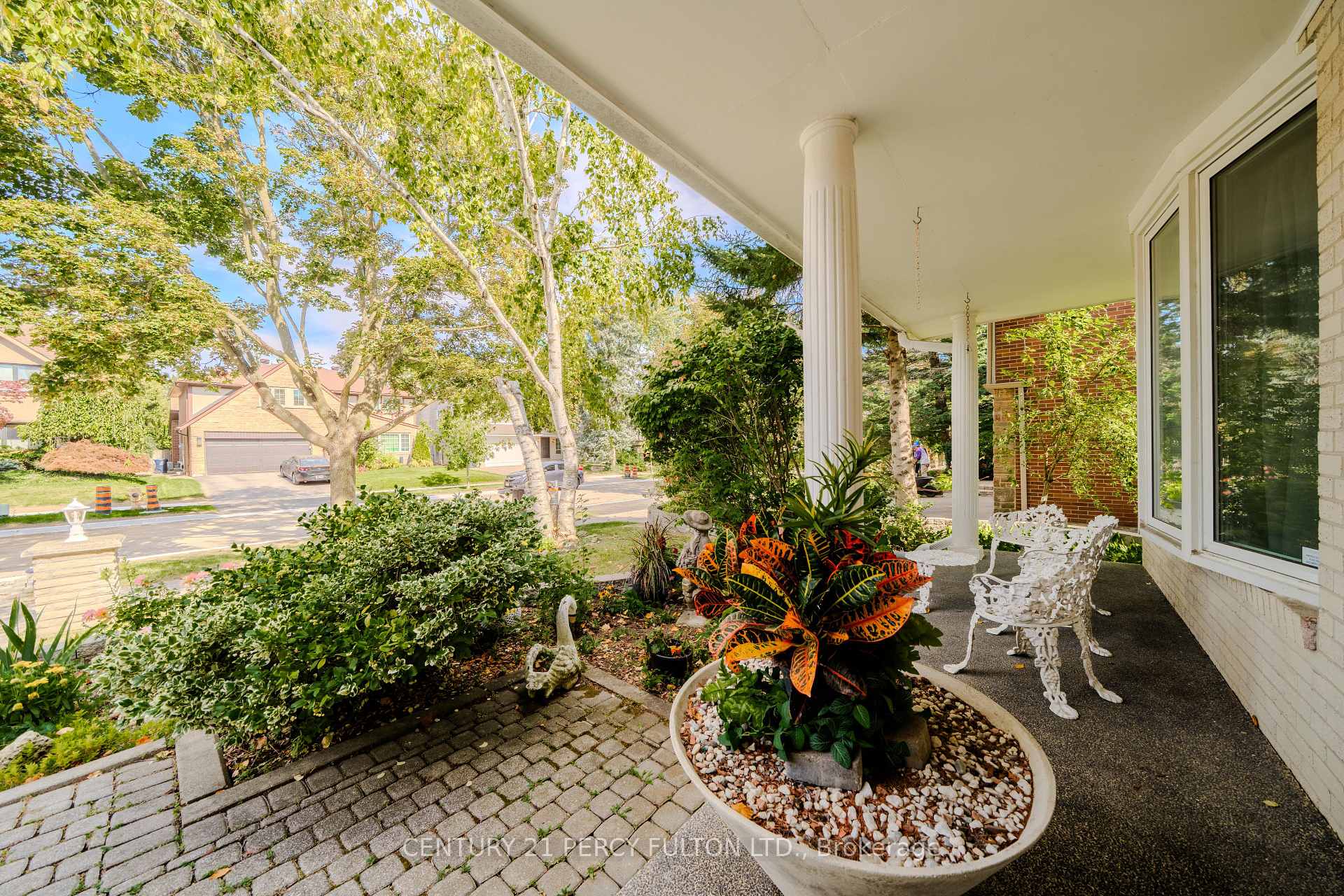Photo 2 of 39 Apollo Drive, North York, Banbury-Don Mills — HOMEH