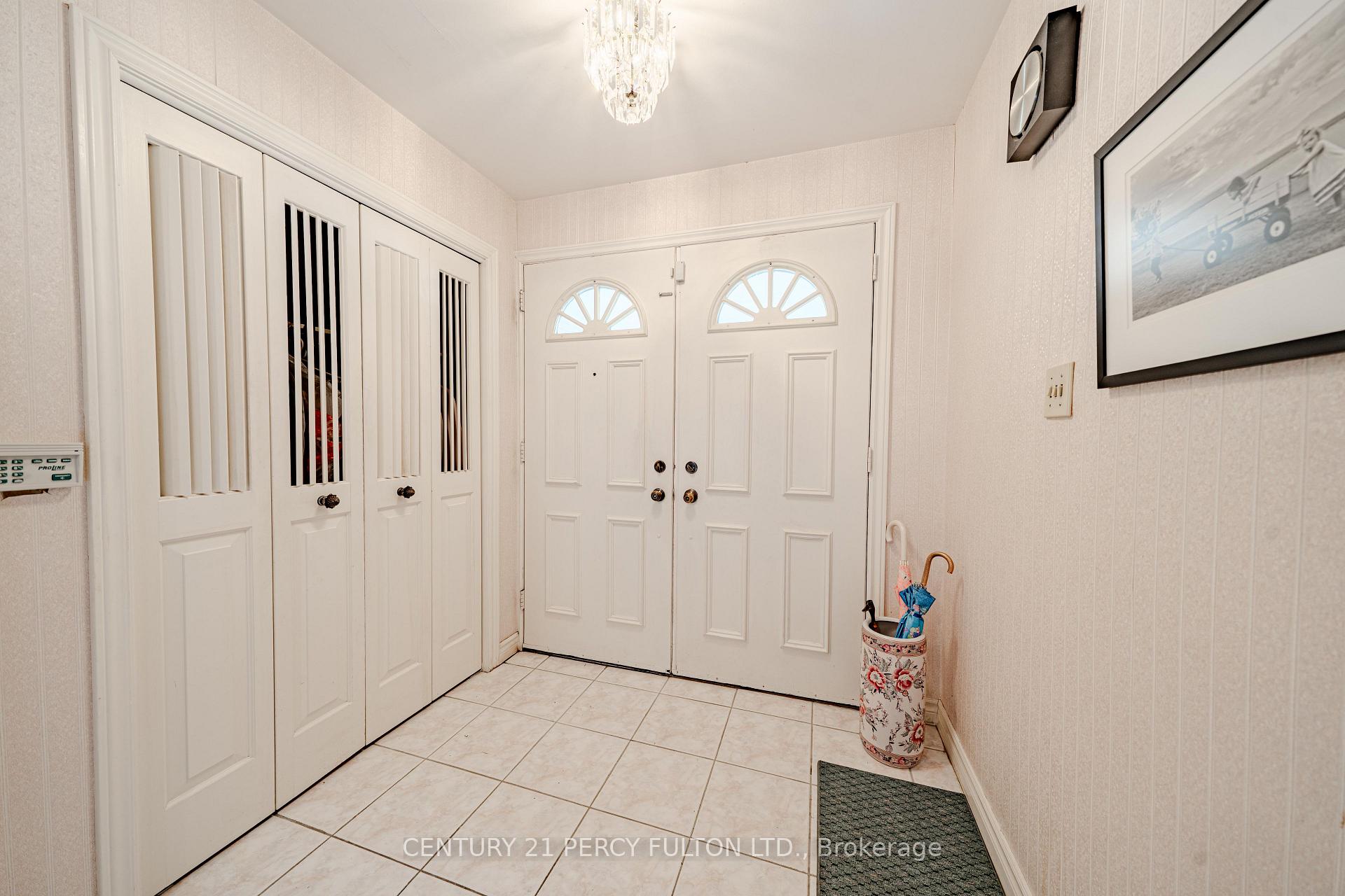 Photo 3 of 39 Apollo Drive, North York, Banbury-Don Mills — HOMEH
