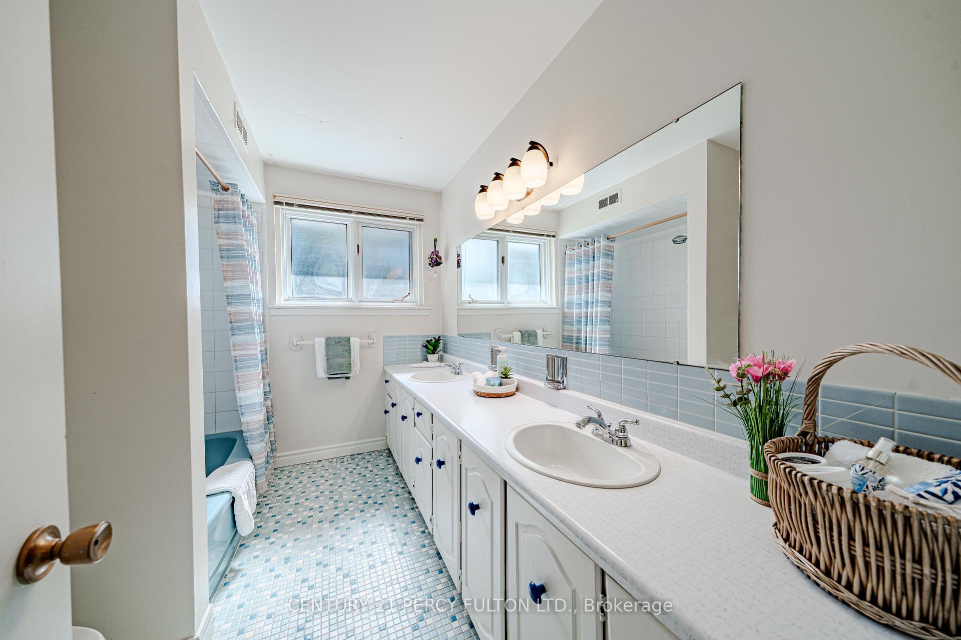 Photo 35 of 39 Apollo Drive, North York, Banbury-Don Mills — HOMEH