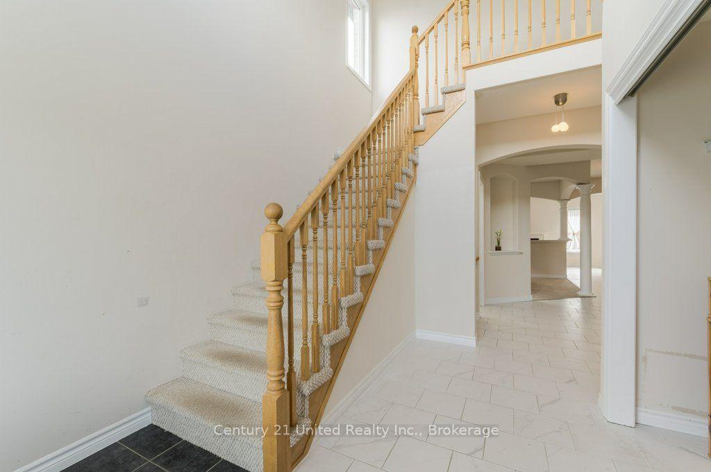 Photo 9 of 57 Voyageur Street, Peterborough, Northcrest Ward 5 — HOMEH