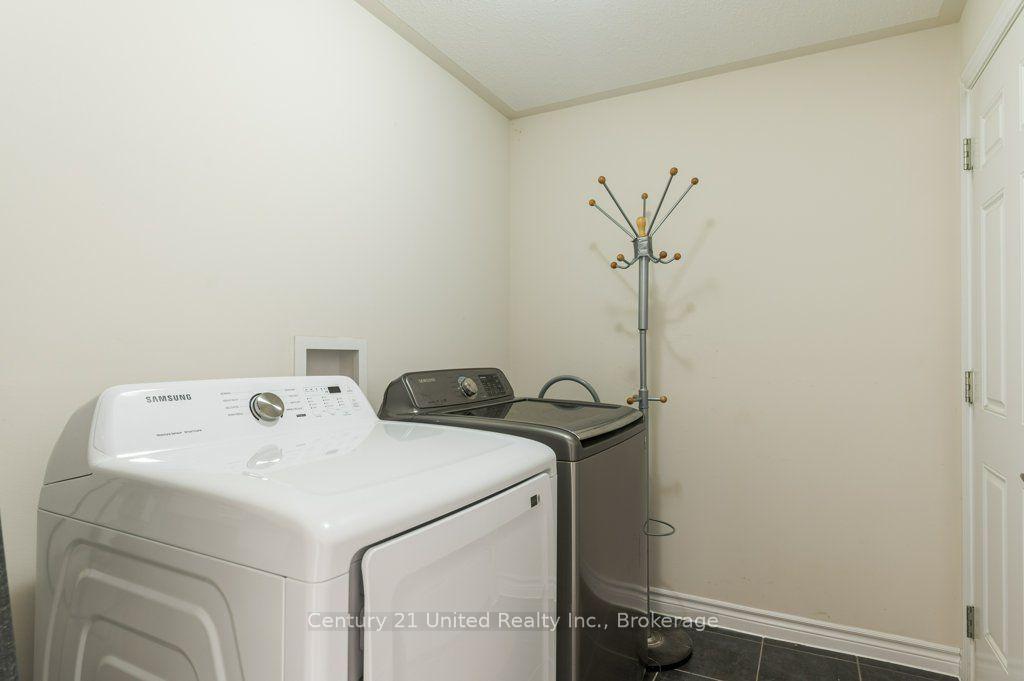 Photo 10 of 57 Voyageur Street, Peterborough, Northcrest Ward 5 — HOMEH