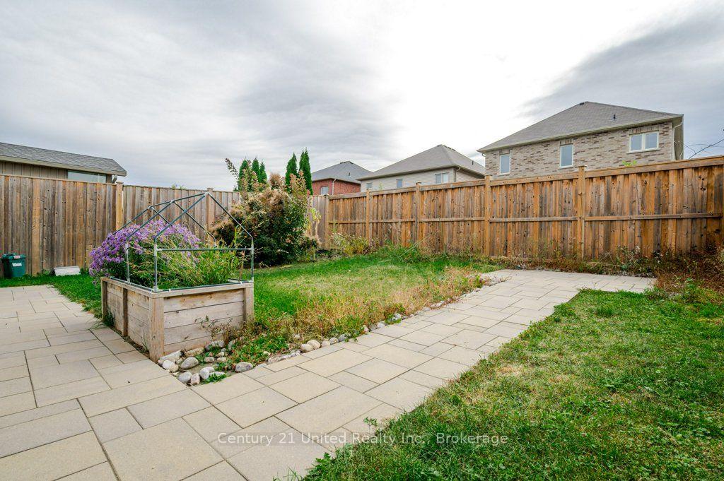 Photo 24 of 57 Voyageur Street, Peterborough, Northcrest Ward 5 — HOMEH