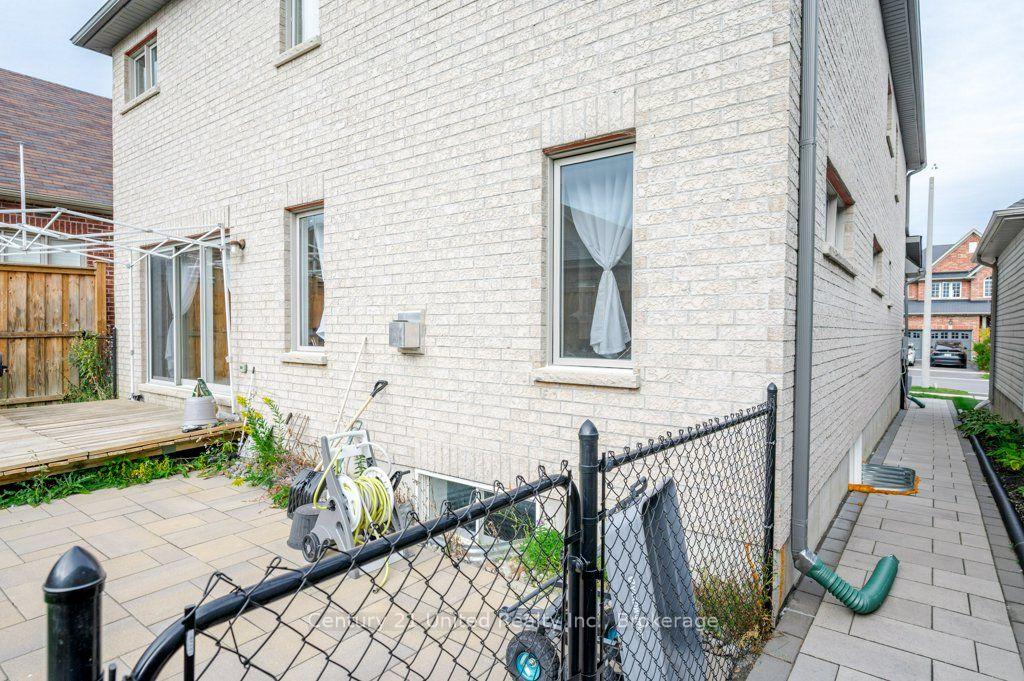 Photo 25 of 57 Voyageur Street, Peterborough, Northcrest Ward 5 — HOMEH