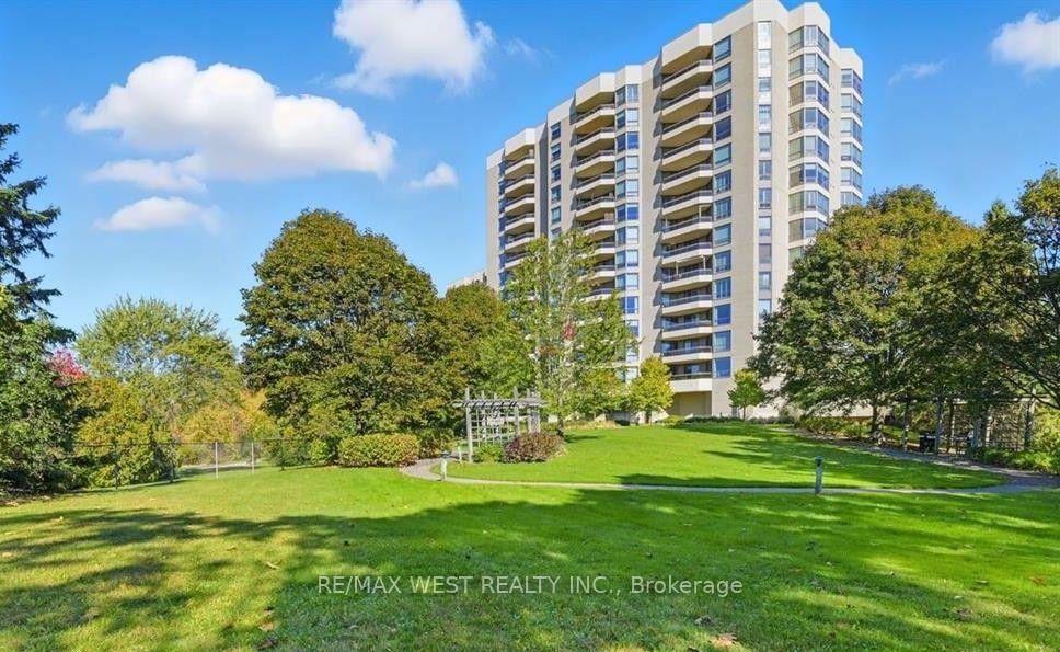 Photo 2 of Unit 305, 700 Wilson Road N, Oshawa, Centennial — HOMEH