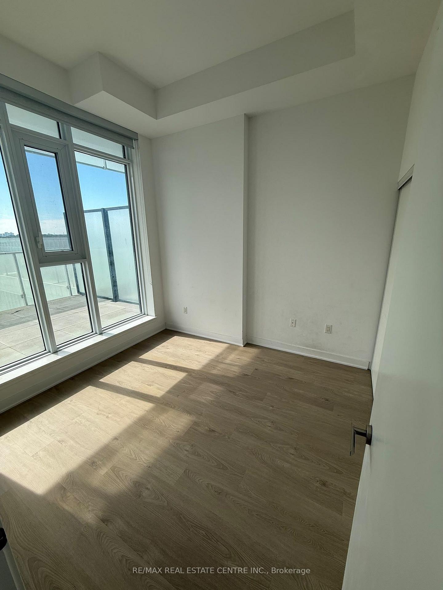 Photo 9 of Unit 605, 3900 Confederation Parkway, Mississauga, City Centre — HOMEH