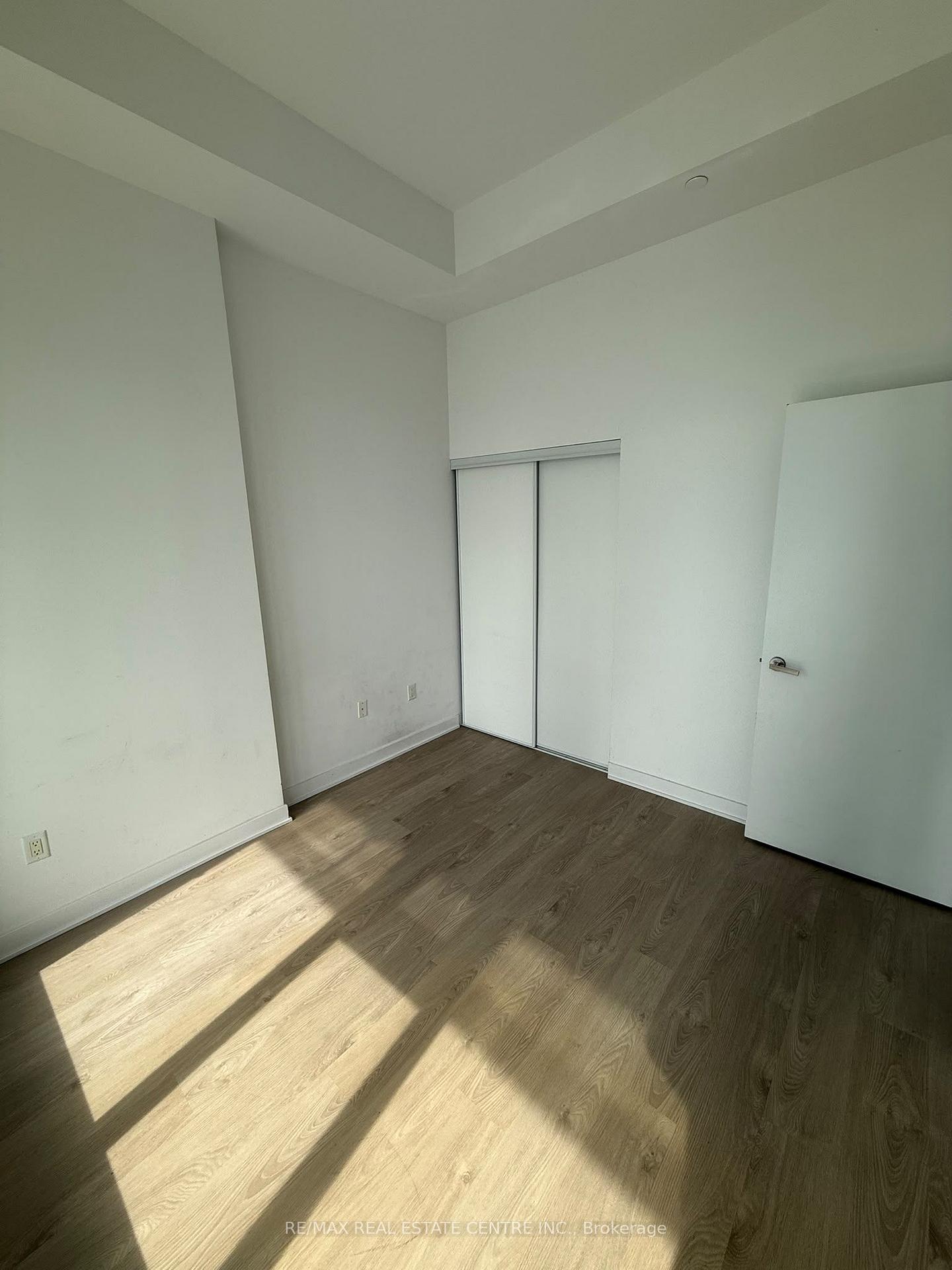 Photo 10 of Unit 605, 3900 Confederation Parkway, Mississauga, City Centre — HOMEH