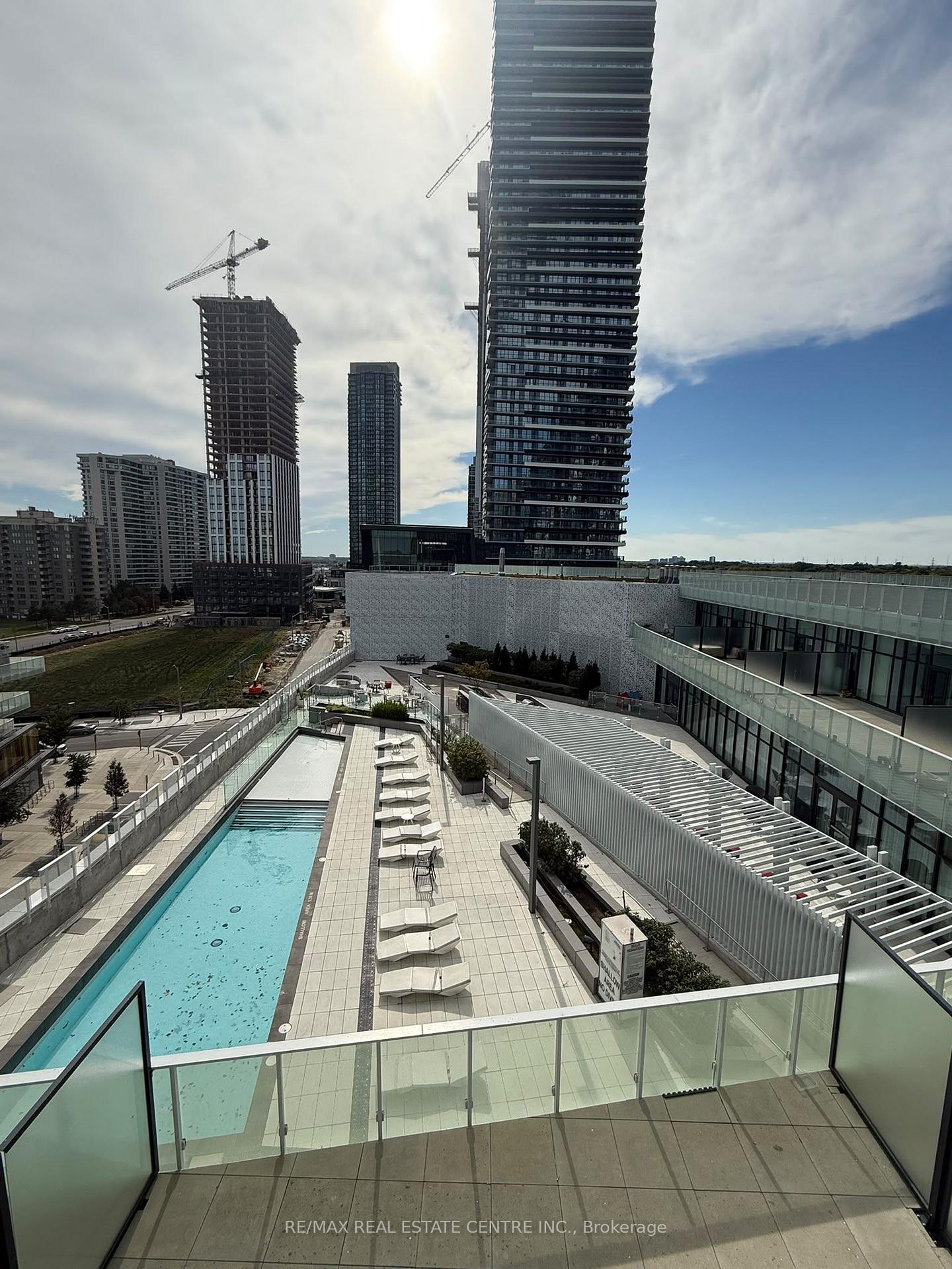 Photo 12 of Unit 605, 3900 Confederation Parkway, Mississauga, City Centre — HOMEH
