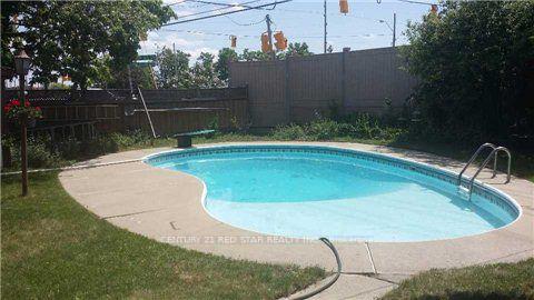 Photo 2 of 5 Birchbank Road, Brampton, Avondale — HOMEH