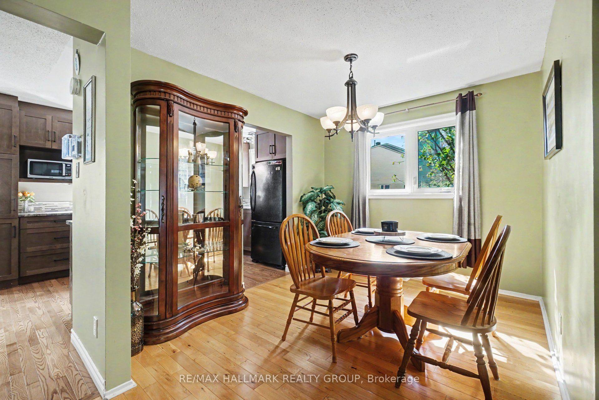 Photo 9 of 96 Pheasant Run Drive, Ottawa, Barrhaven - Pheasant Run — HOMEH