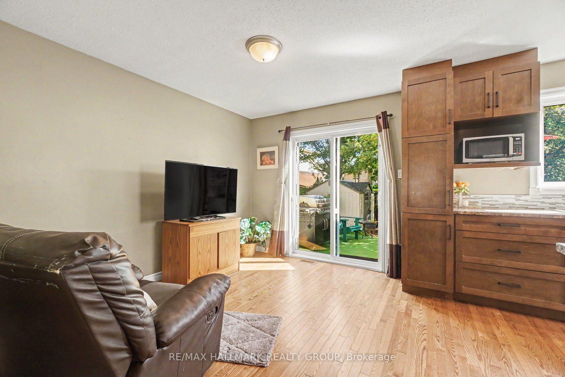 Photo 10 of 96 Pheasant Run Drive, Ottawa, Barrhaven - Pheasant Run — HOMEH