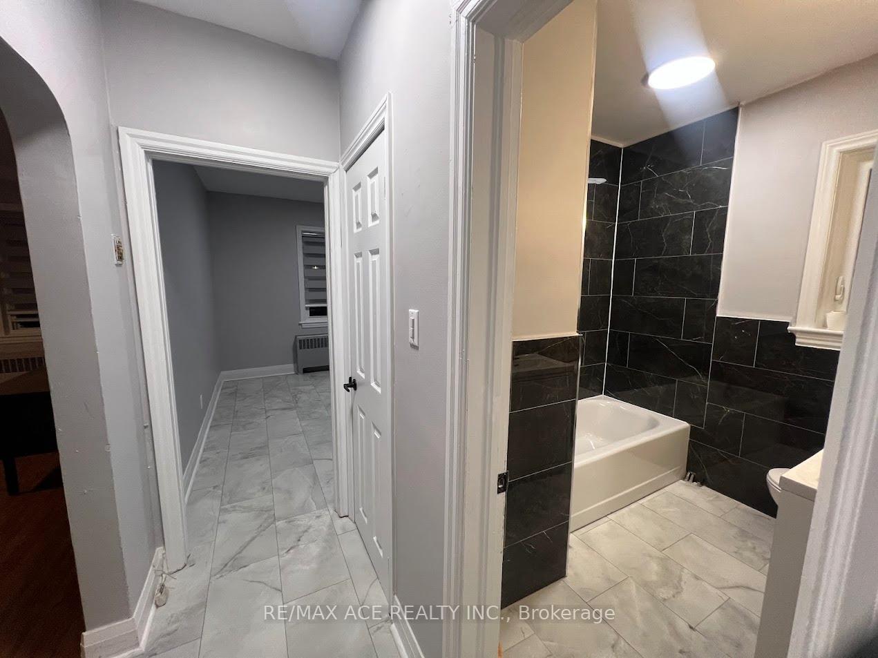 Photo 10 of Unit 2, 21 Towpath Road, Thorold, Thorold Downtown — HOMEH