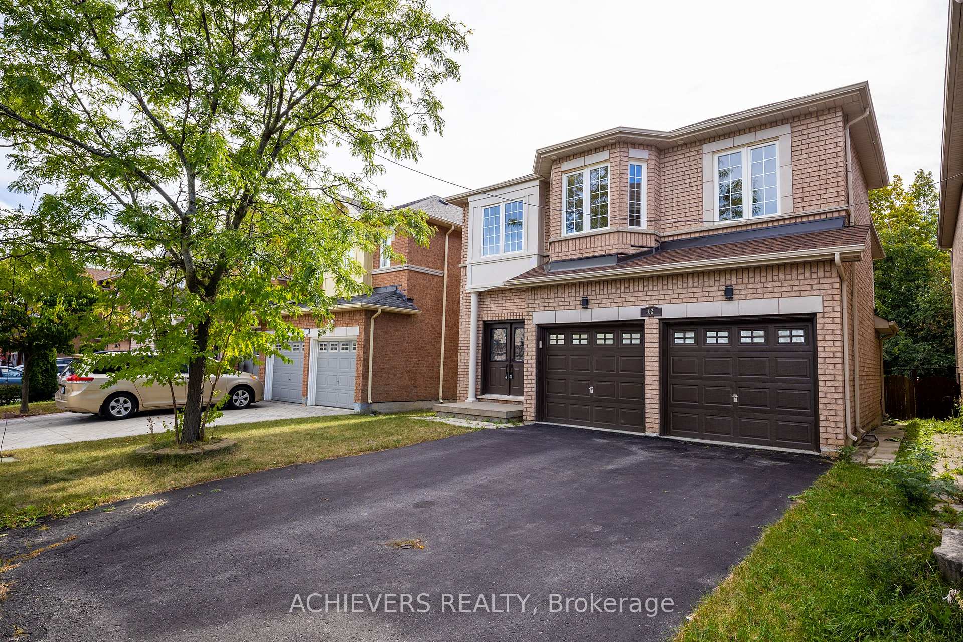Photo 2 of 62 Sir Jacobs Crescent, Brampton, Fletcher's Meadow — HOMEH