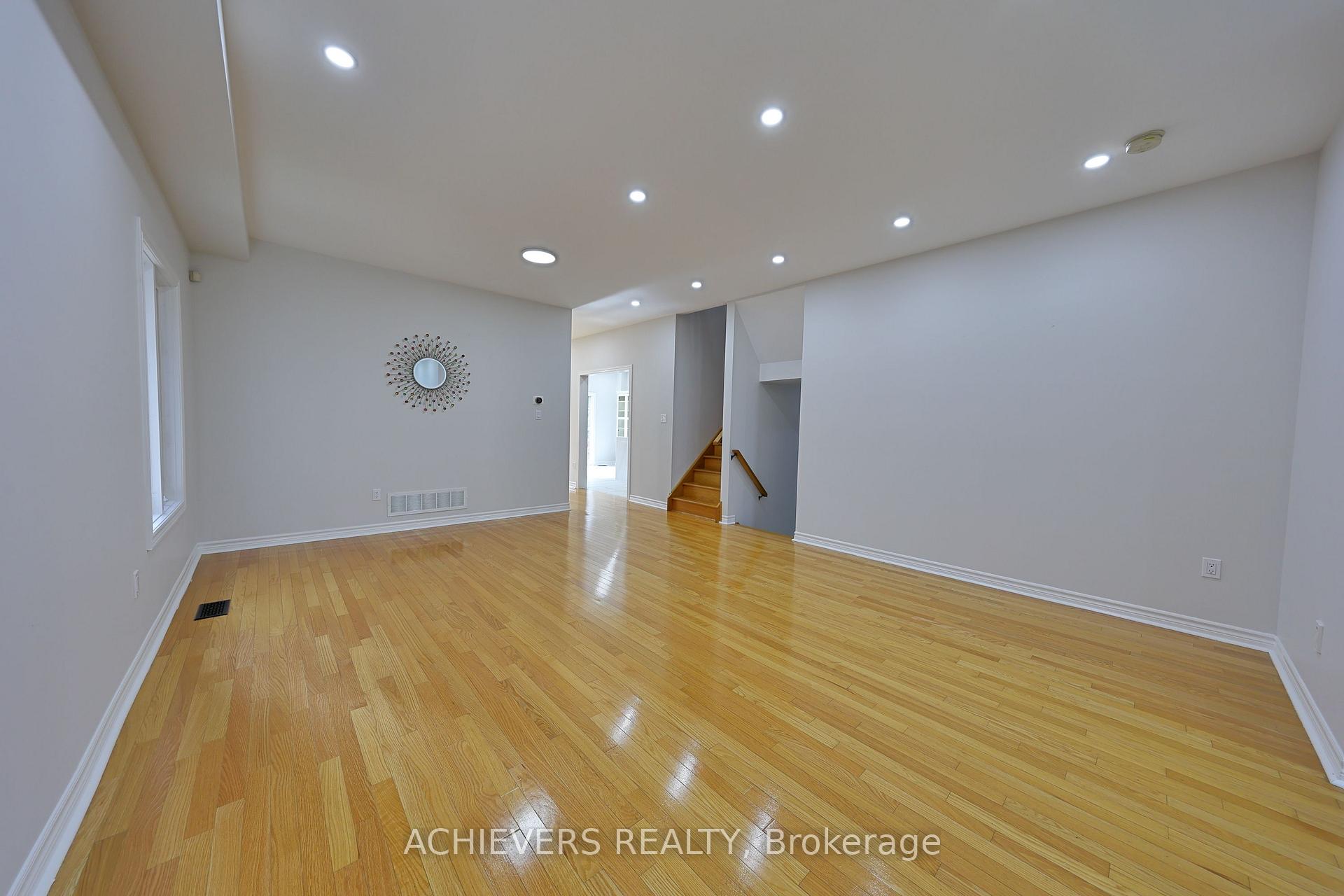 Photo 7 of 62 Sir Jacobs Crescent, Brampton, Fletcher's Meadow — HOMEH