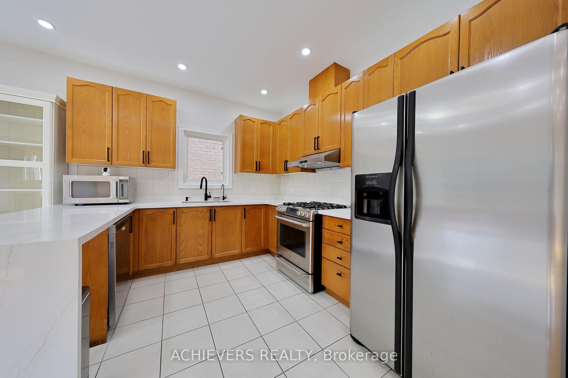 Photo 13 of 62 Sir Jacobs Crescent, Brampton, Fletcher's Meadow — HOMEH