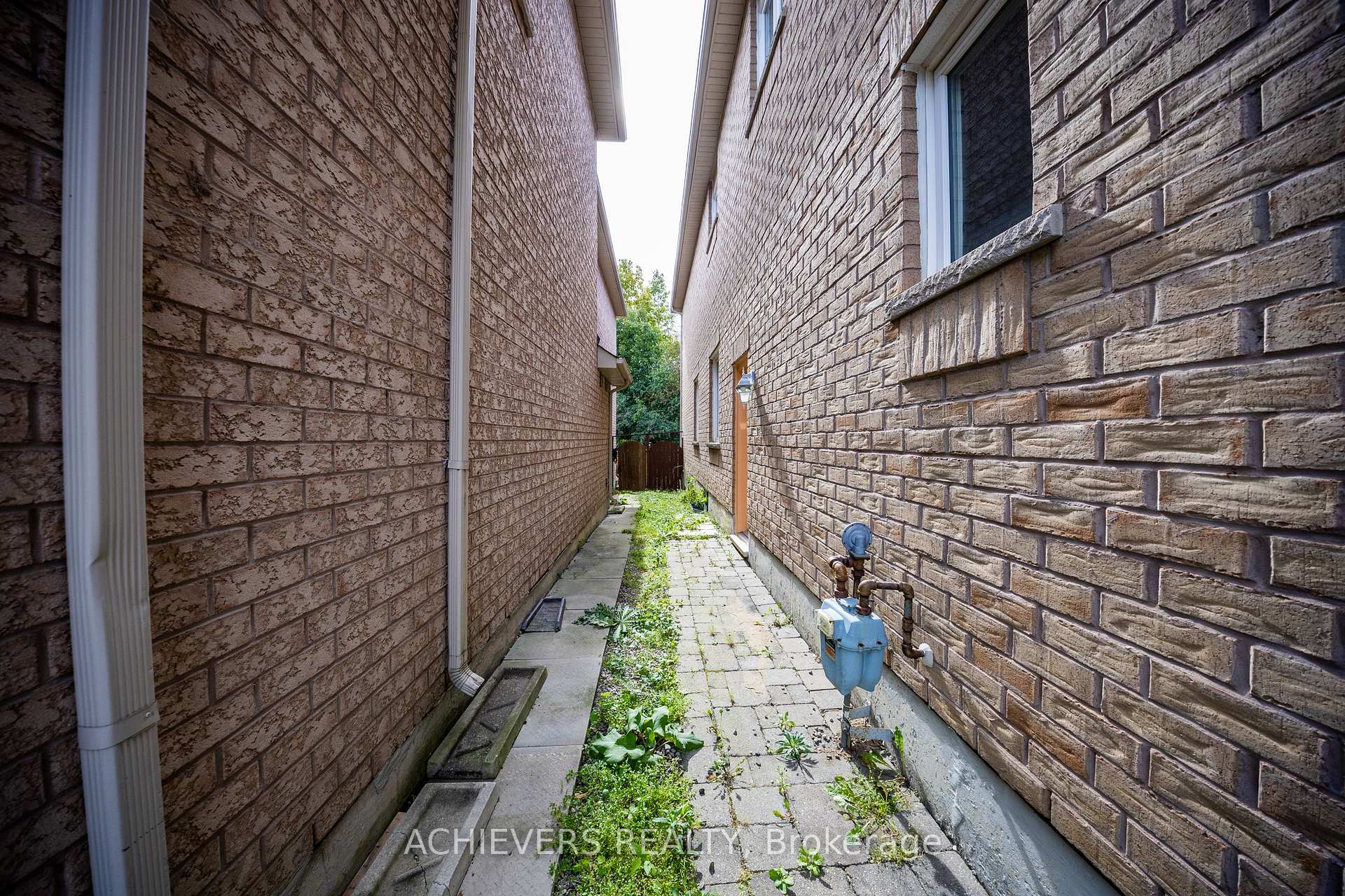Photo 25 of 62 Sir Jacobs Crescent, Brampton, Fletcher's Meadow — HOMEH