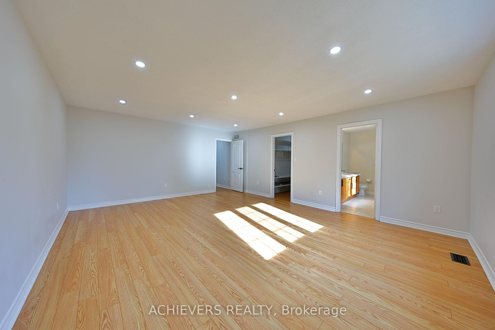 Photo 31 of 62 Sir Jacobs Crescent, Brampton, Fletcher's Meadow — HOMEH
